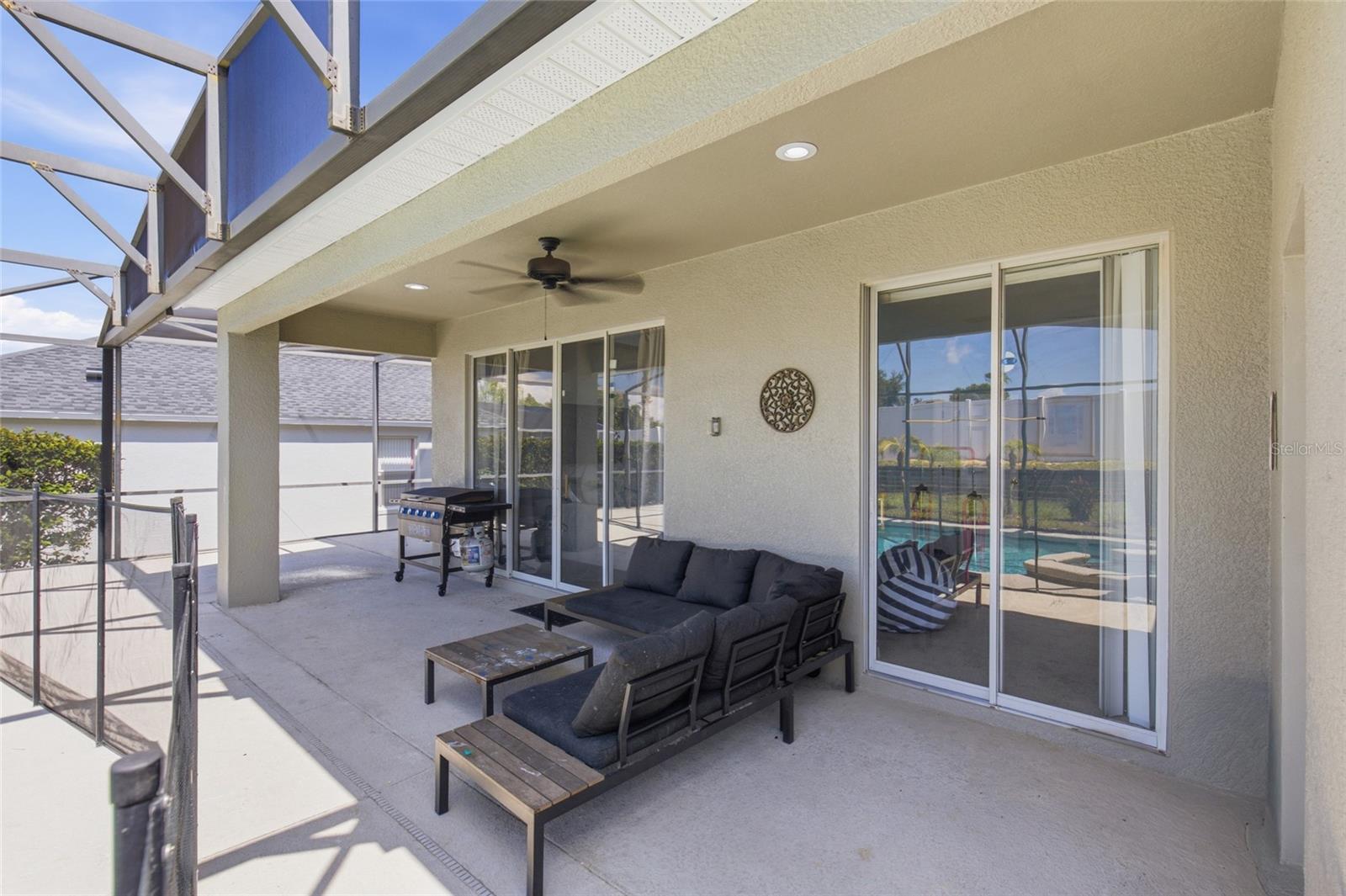 CALABAY PARC AT TOWER LAKE - Residential