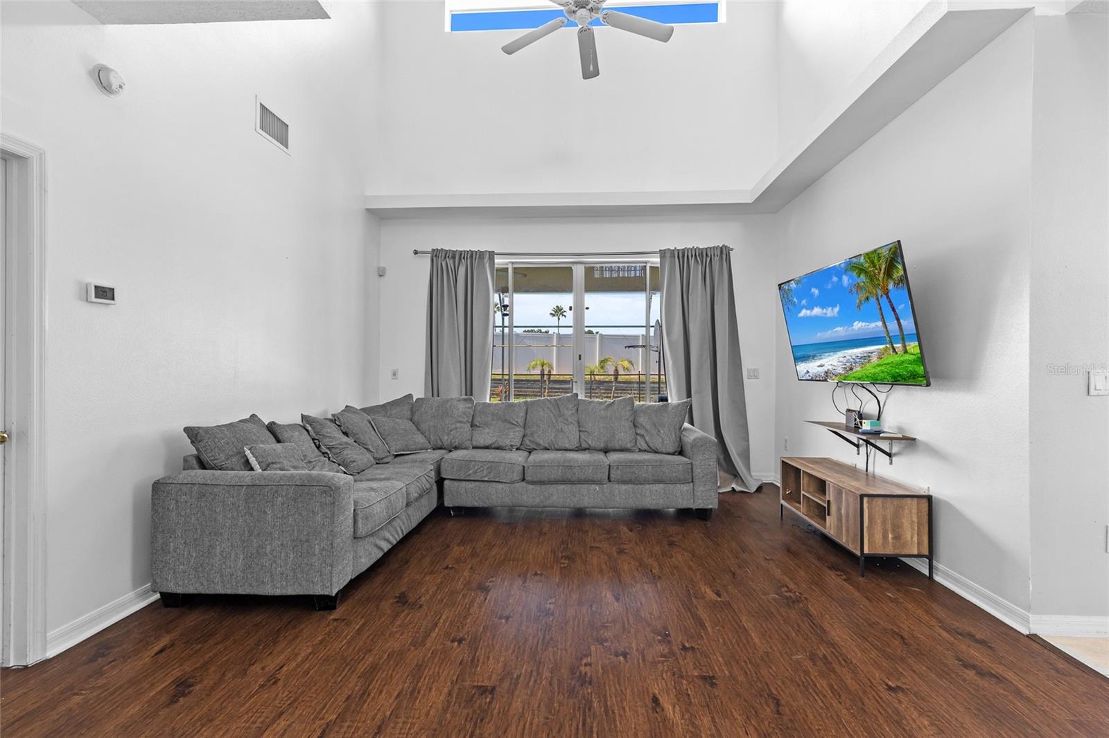 CALABAY PARC AT TOWER LAKE - Residential