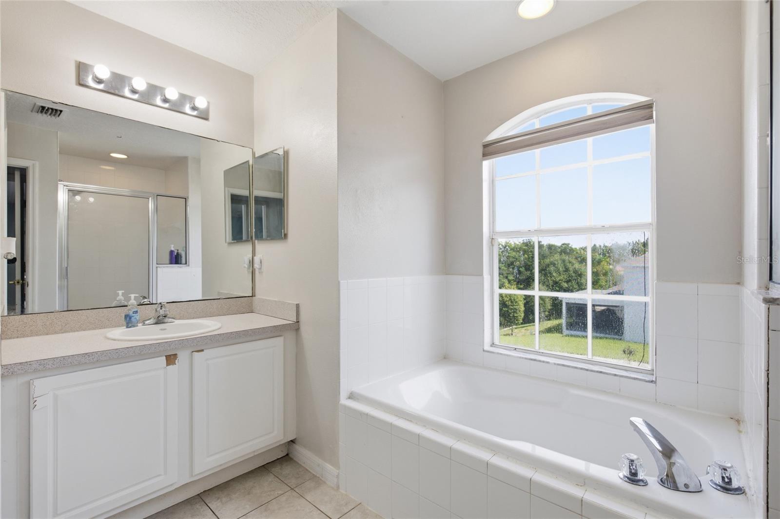 CALABAY PARC AT TOWER LAKE - Residential