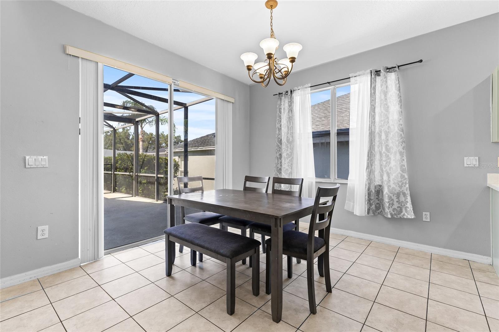 CALABAY PARC AT TOWER LAKE - Residential