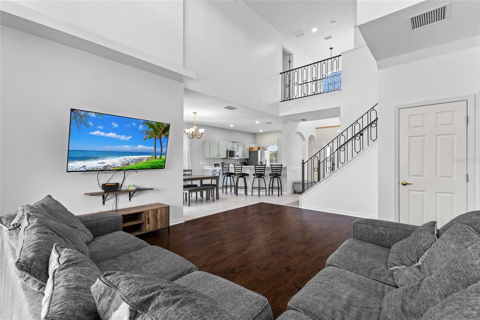 CALABAY PARC AT TOWER LAKE - Residential