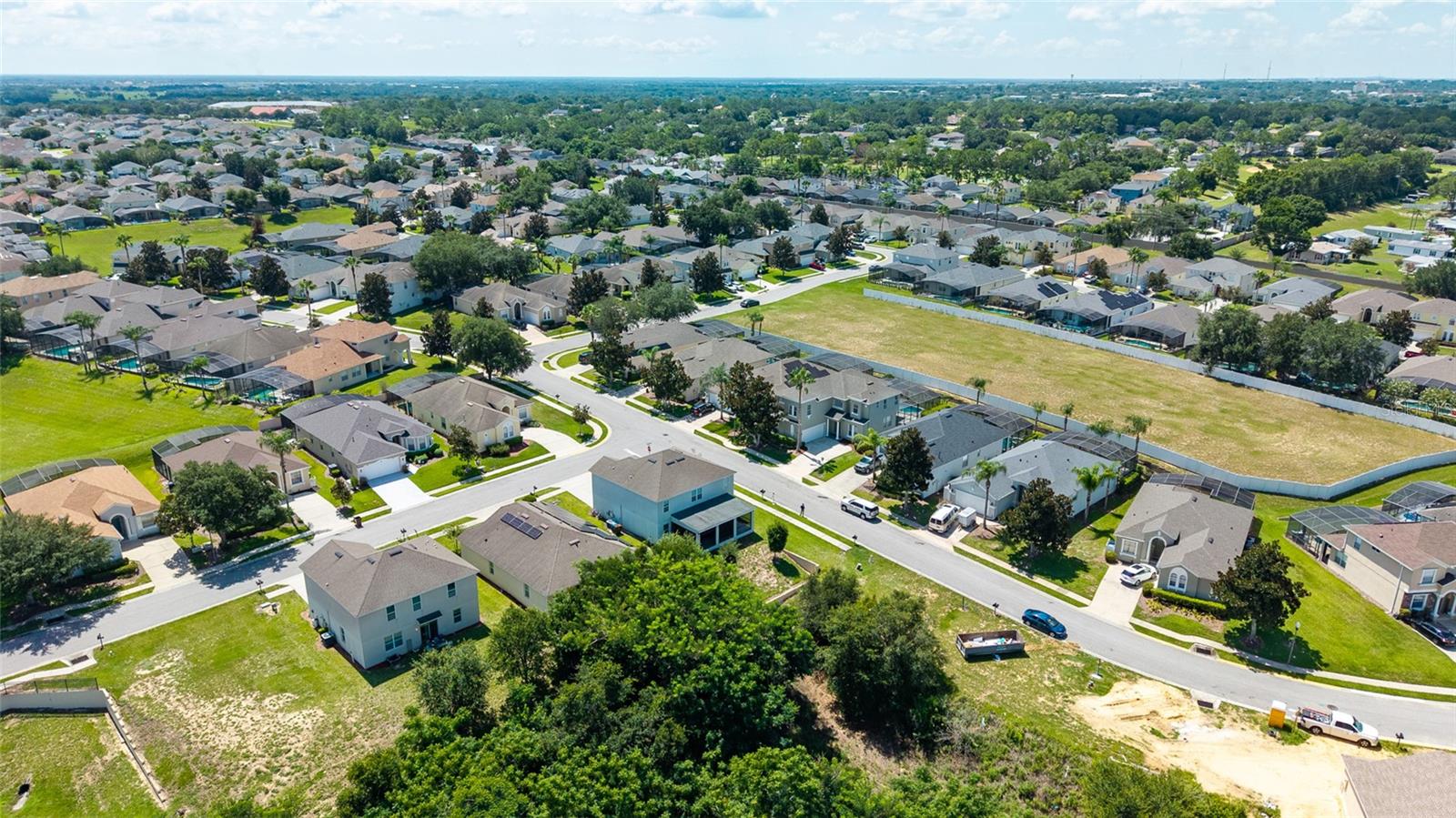 CALABAY PARC AT TOWER LAKE - Residential