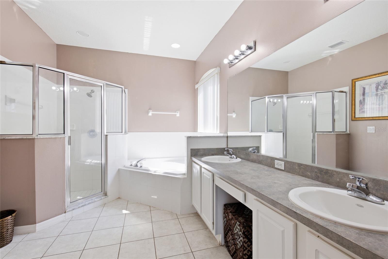 CALABAY PARC AT TOWER LAKE - Residential
