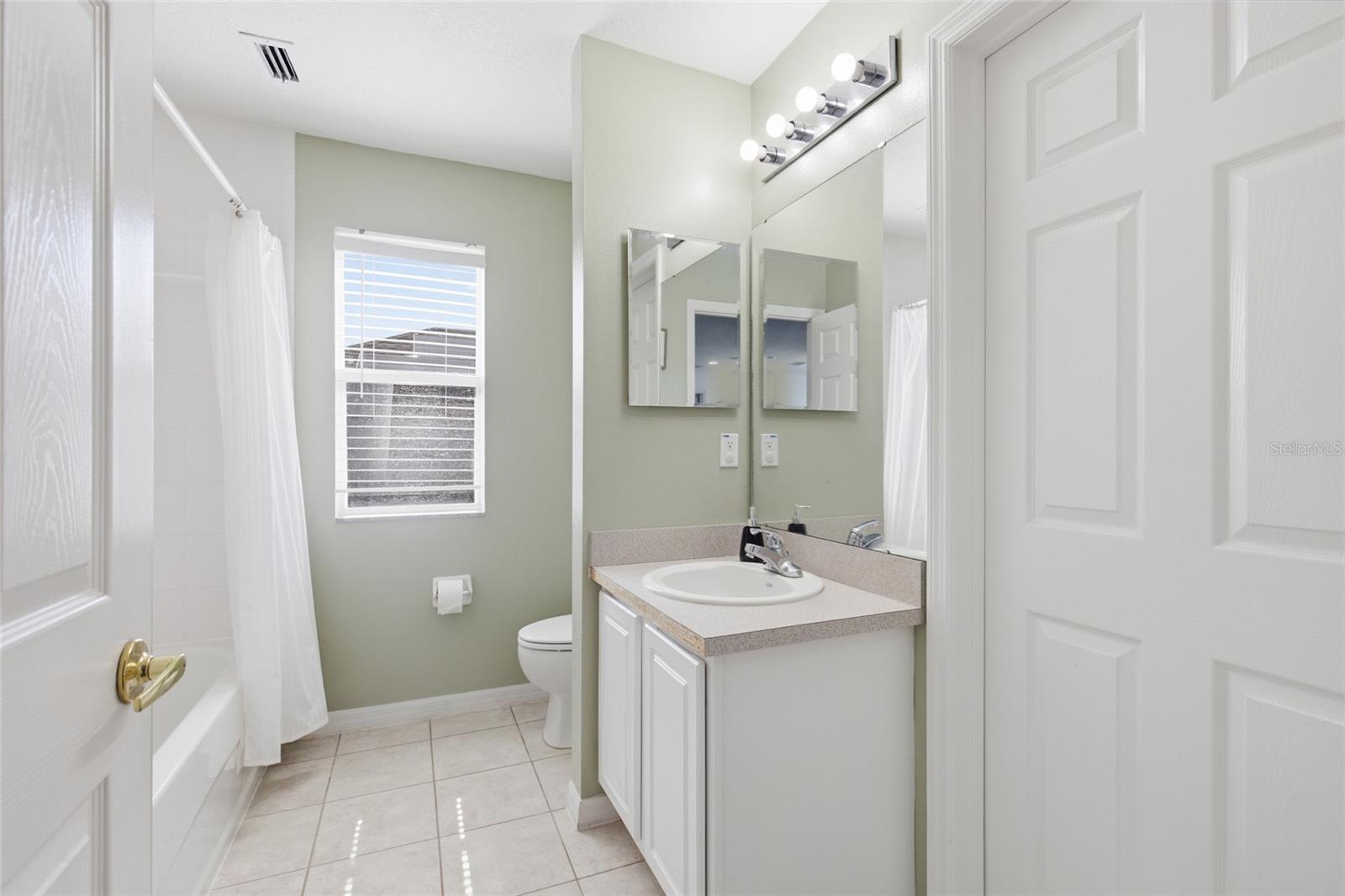 CALABAY PARC AT TOWER LAKE - Residential