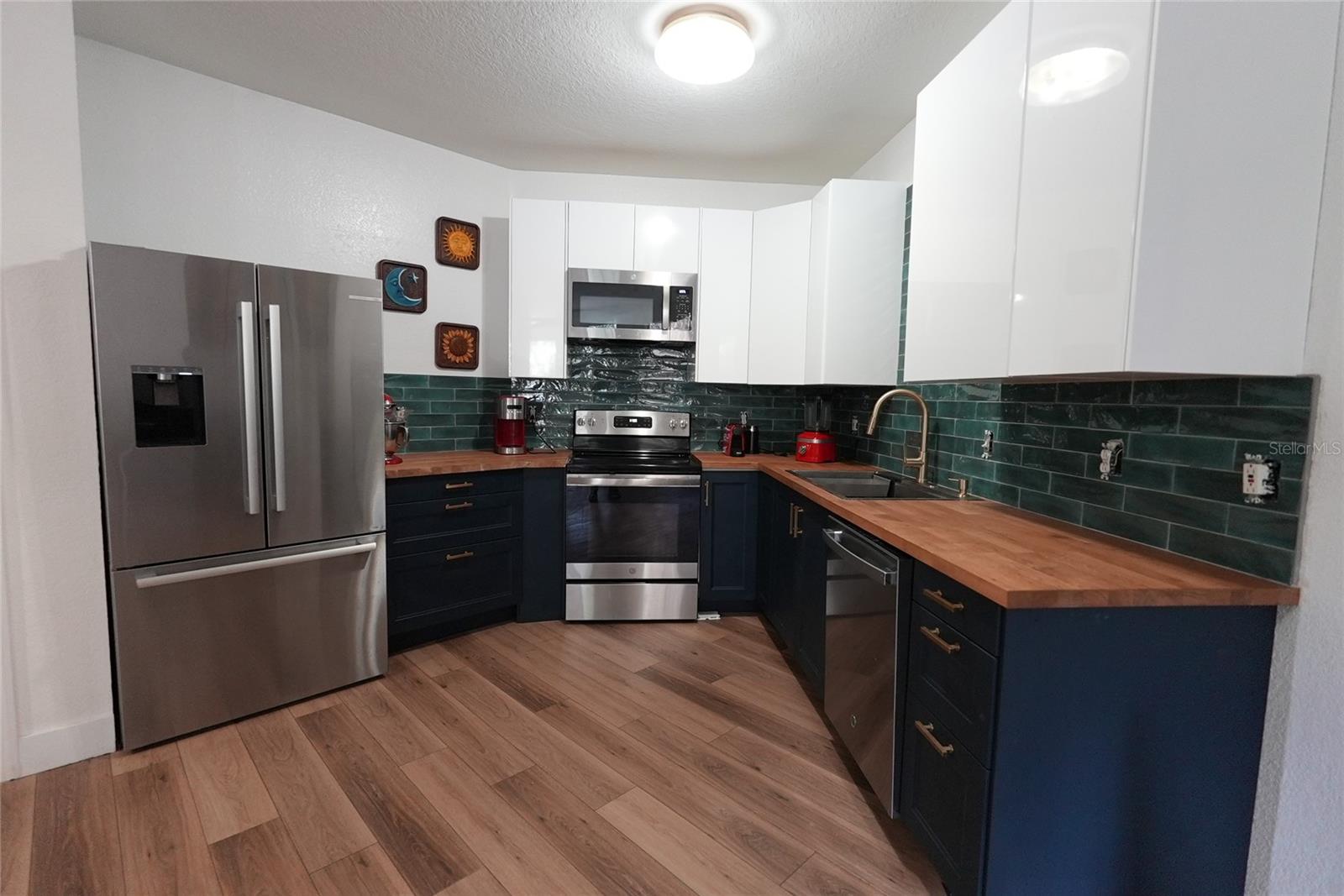 UPTOWN PLACE CONDO - Residential