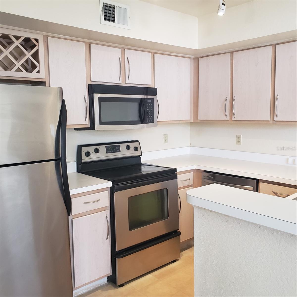 BERMUDA DUNES PRIVATE RESIDENCE - Residential Lease