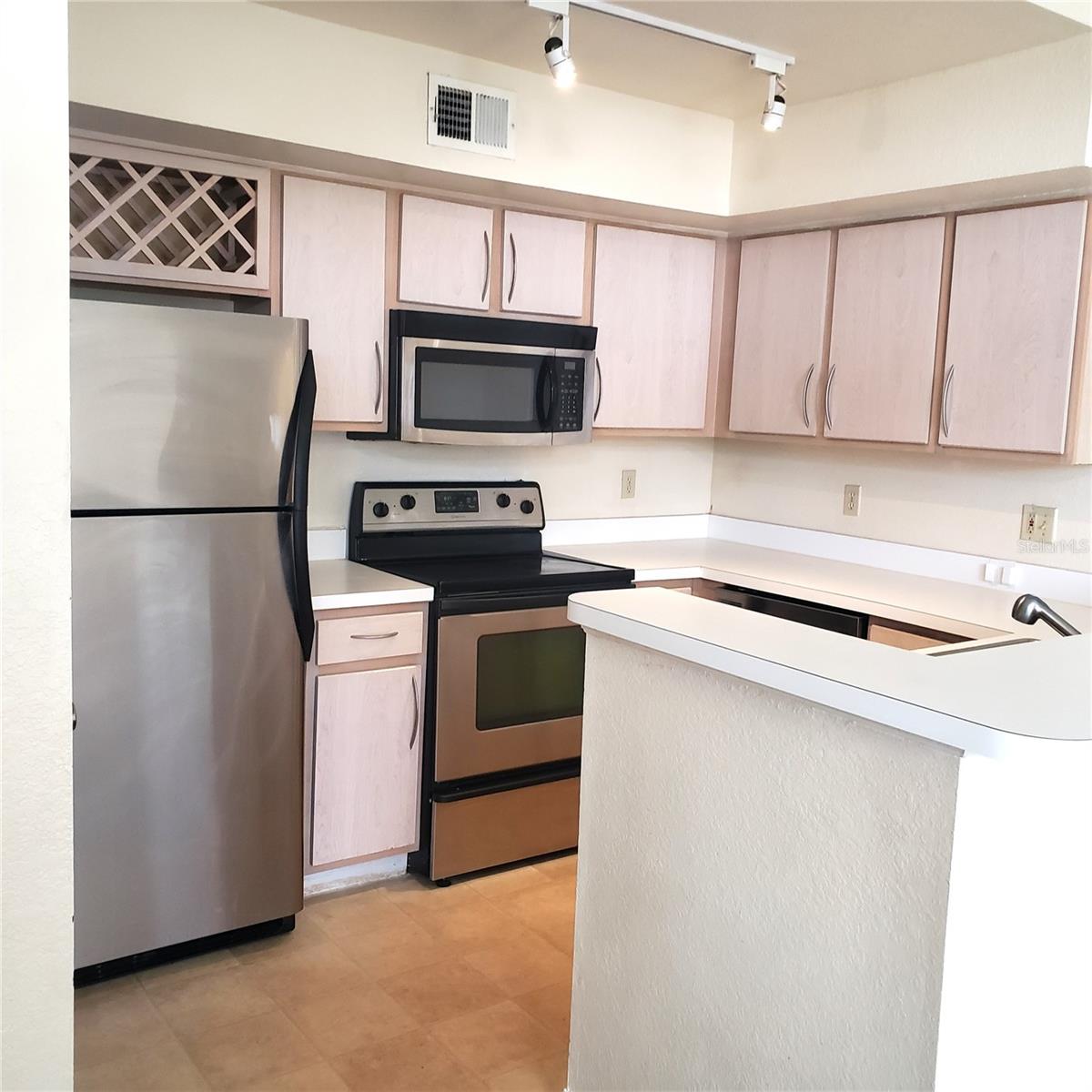 BERMUDA DUNES PRIVATE RESIDENCE - Residential Lease