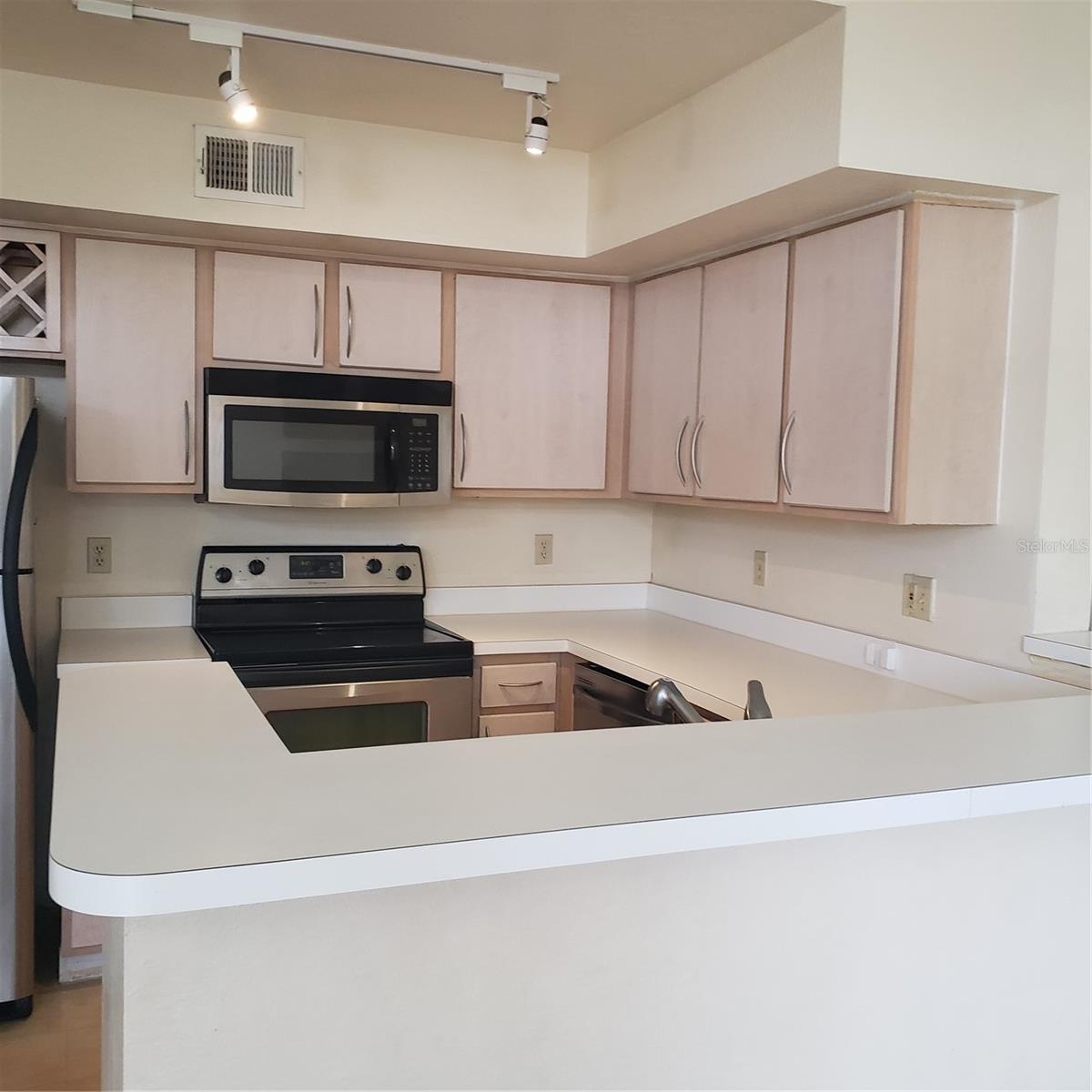 BERMUDA DUNES PRIVATE RESIDENCE - Residential Lease