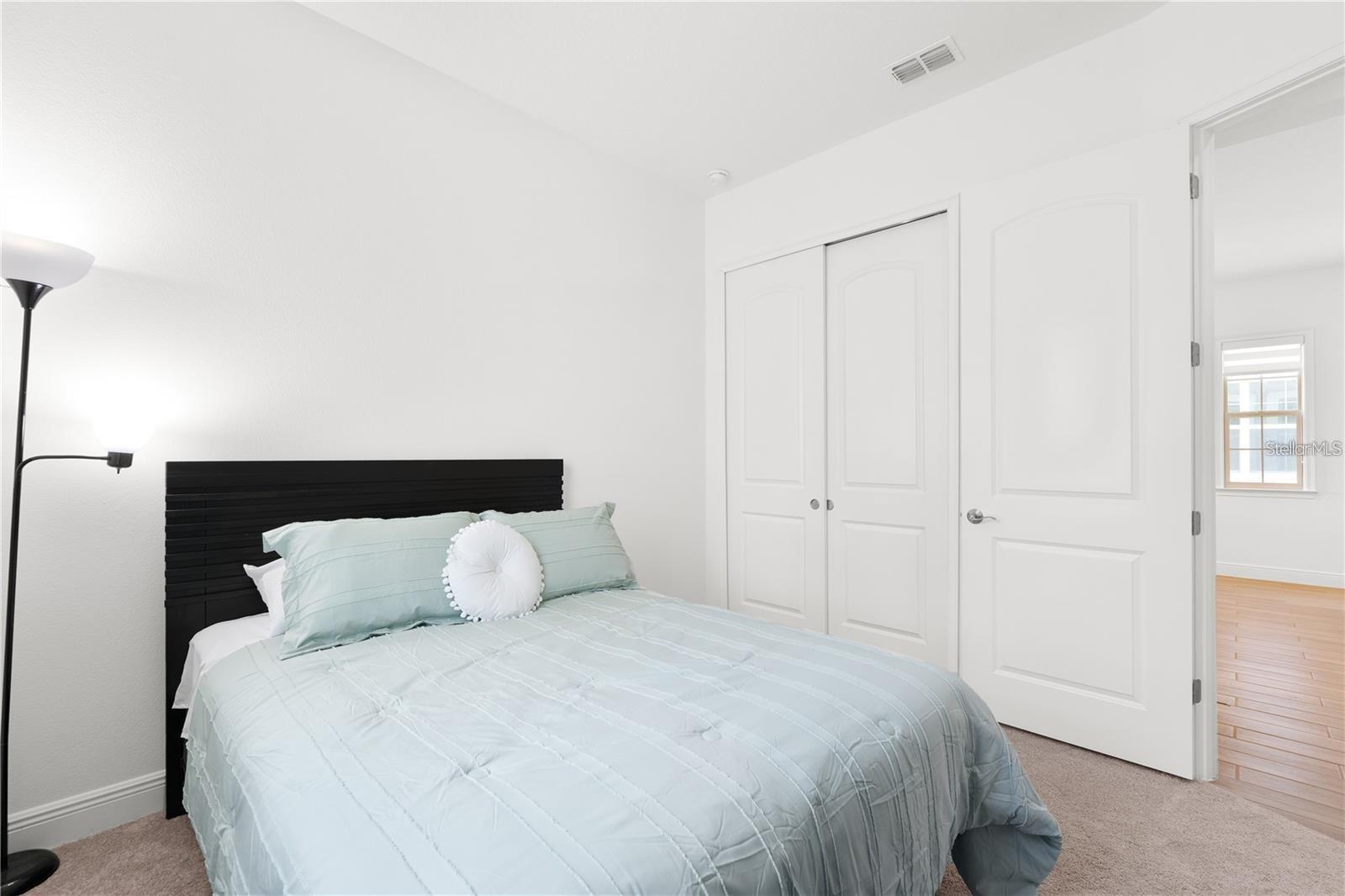 EAGLE CRK VILLAGE I PH 2 - Residential Lease
