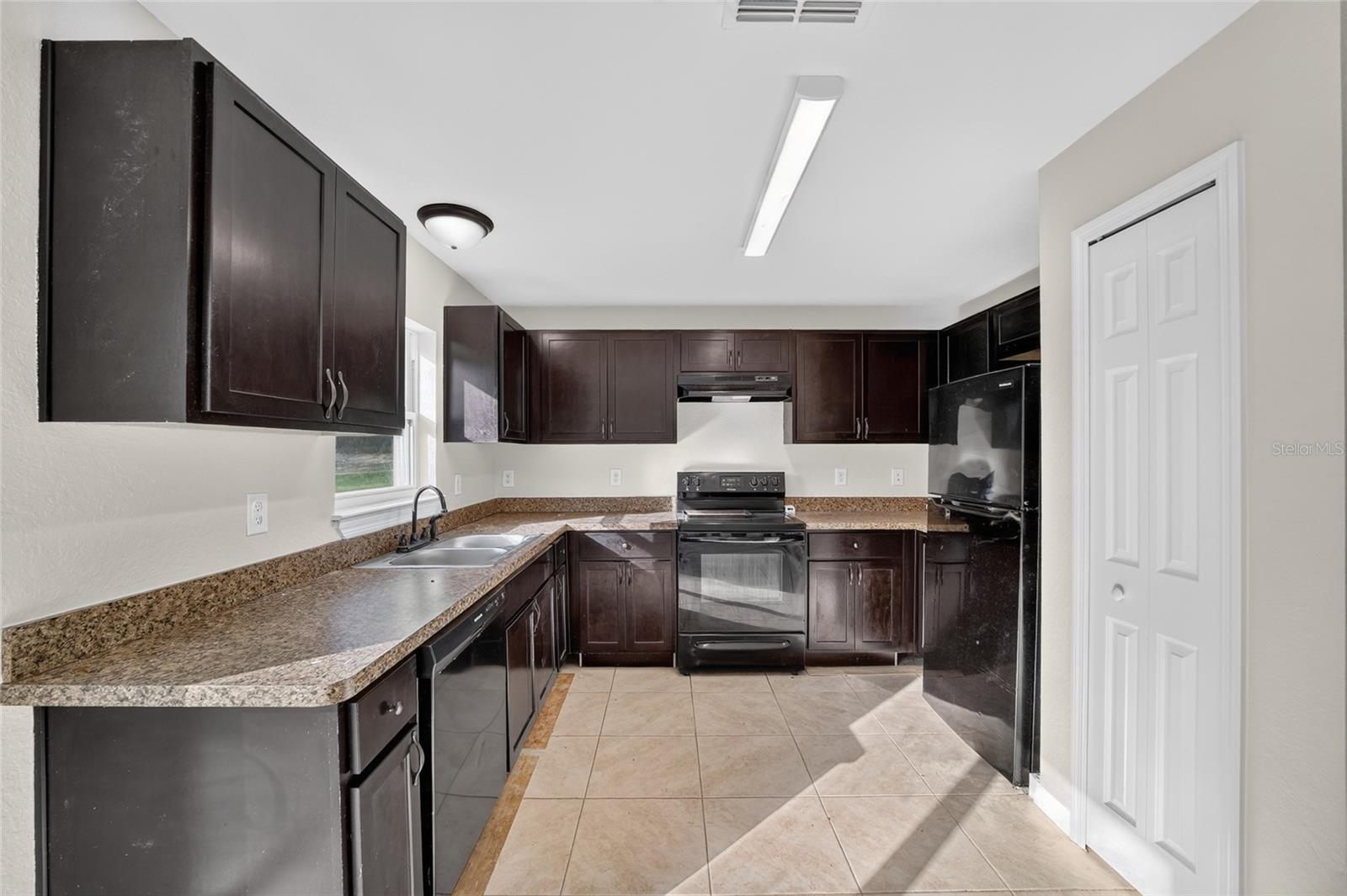 MARION OAKS UN 04 - Residential