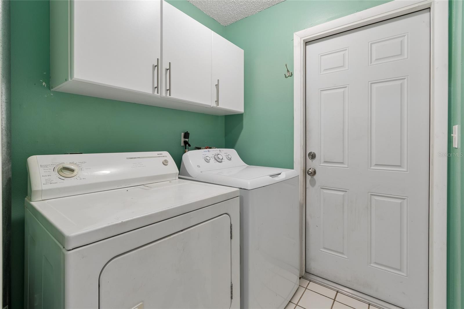 HARBOR PALMS-UNIT ONE - Residential