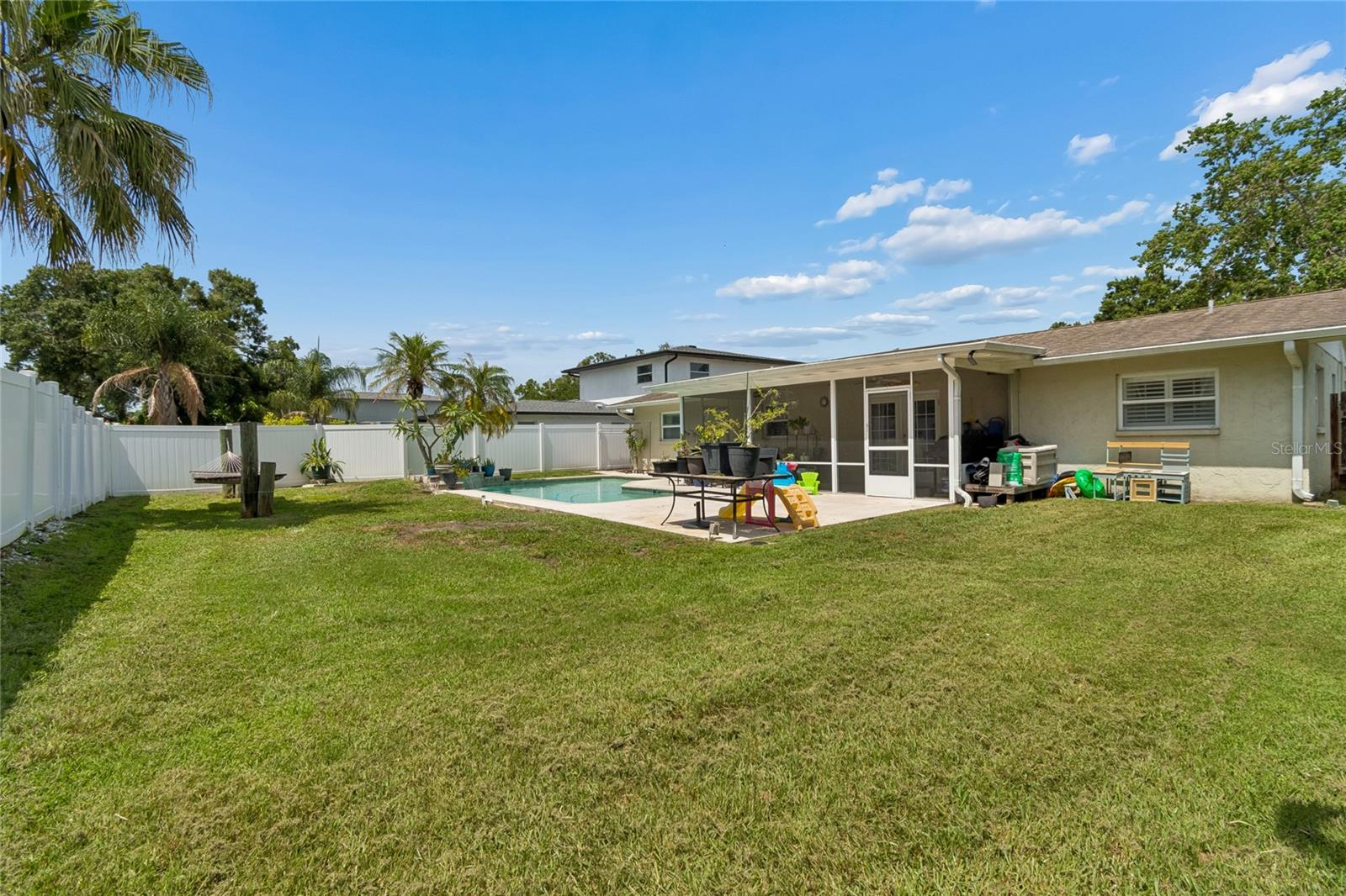 HARBOR PALMS-UNIT ONE - Residential