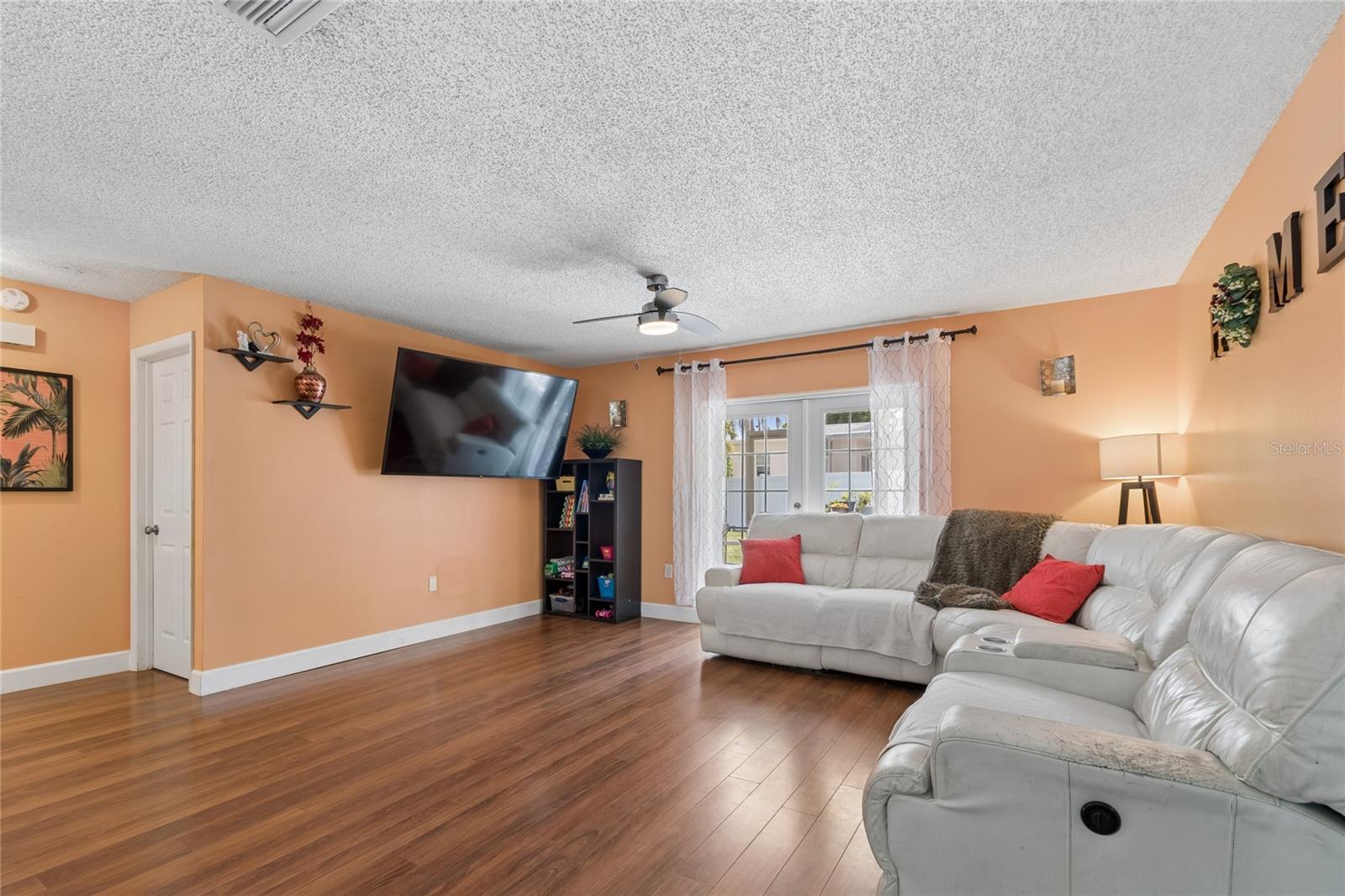 HARBOR PALMS-UNIT ONE - Residential