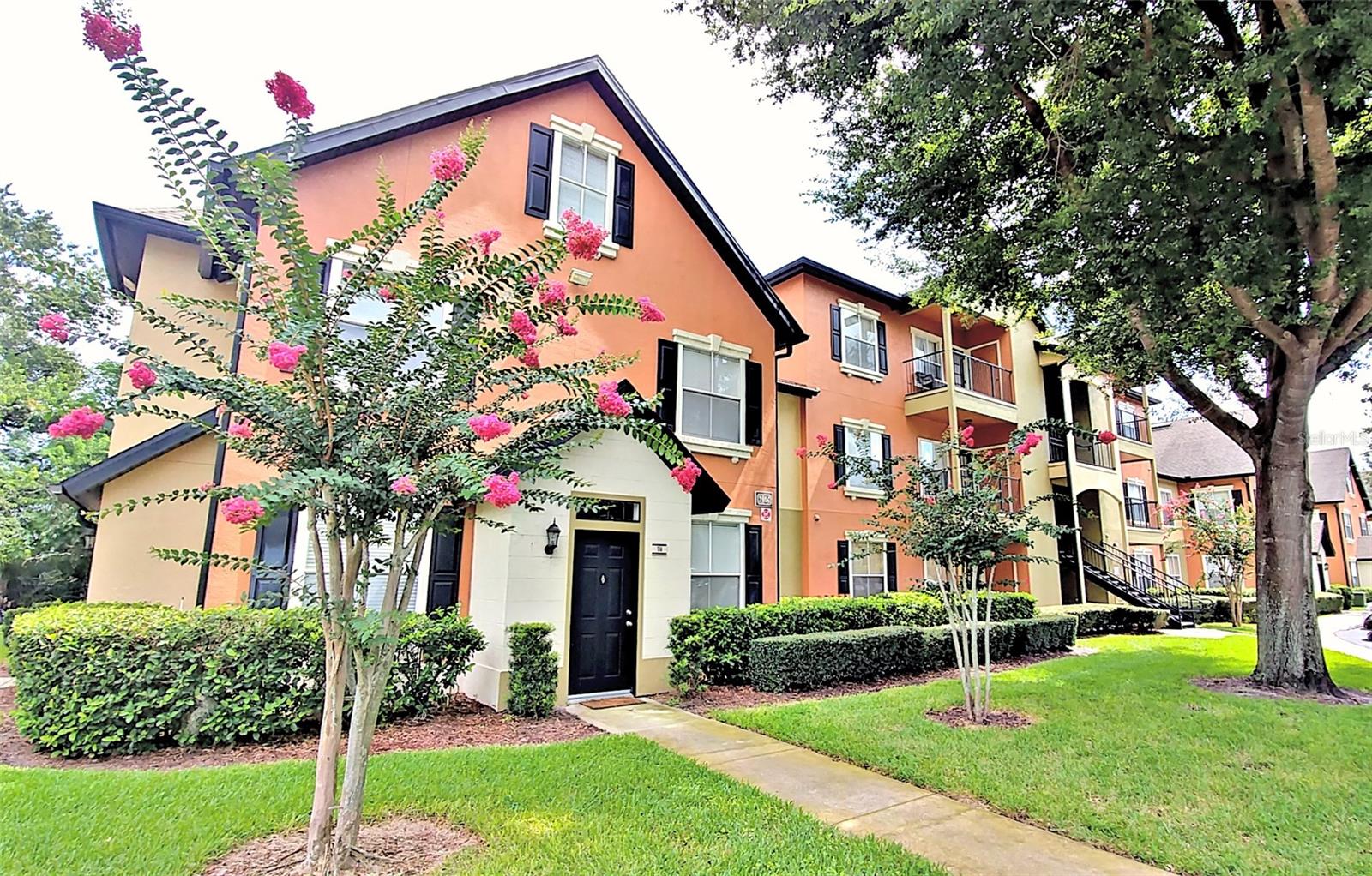 FOUNTAINS/METRO WEST - Residential