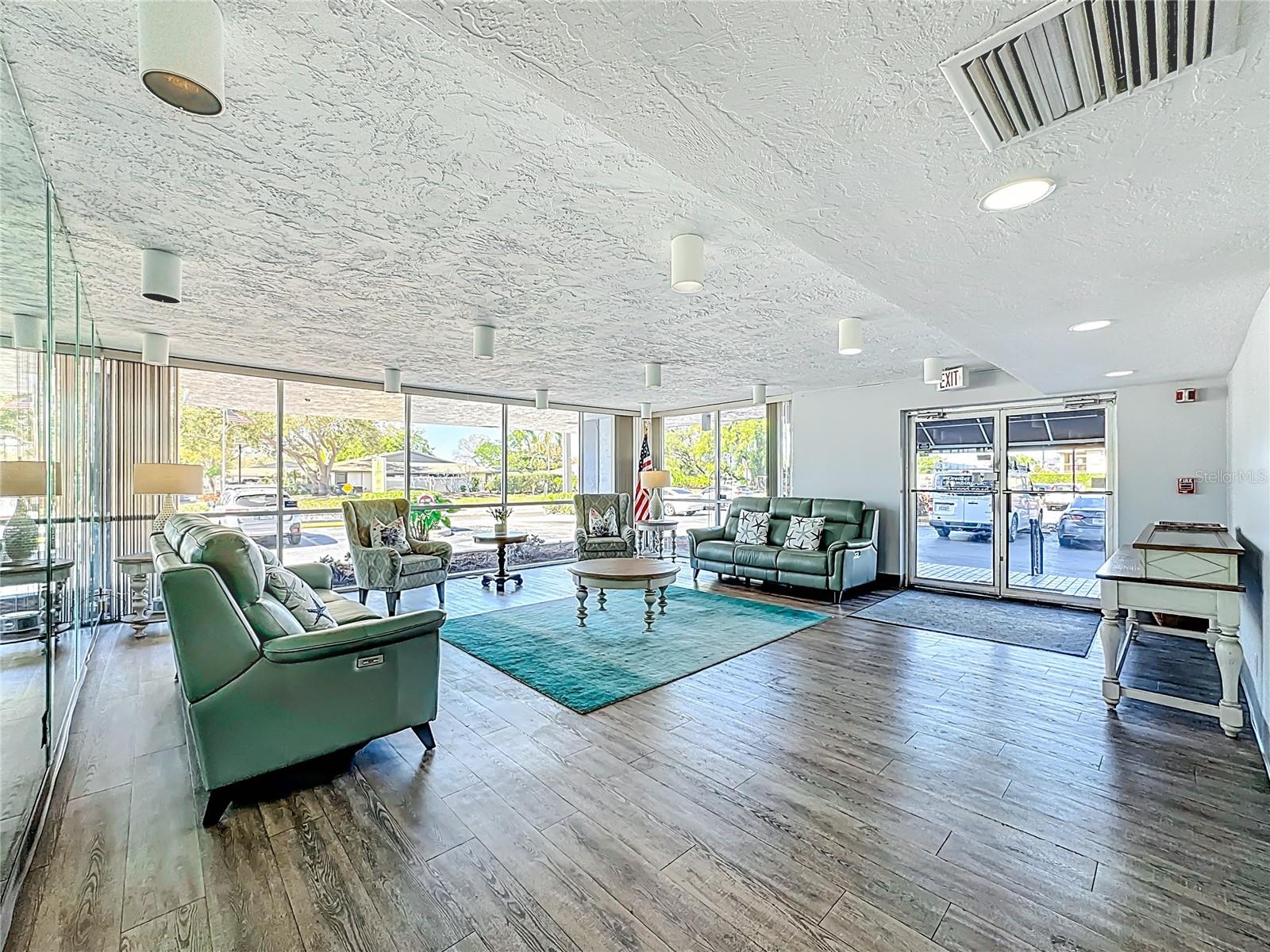 RAINTREE CONDO - Residential