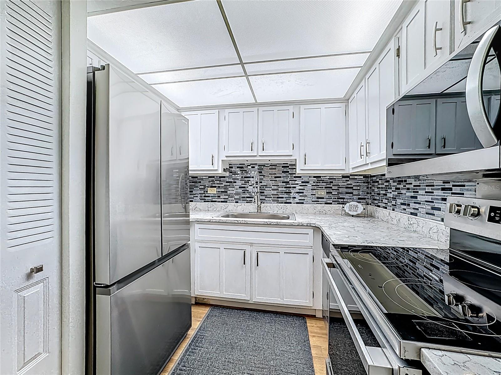 RAINTREE CONDO - Residential