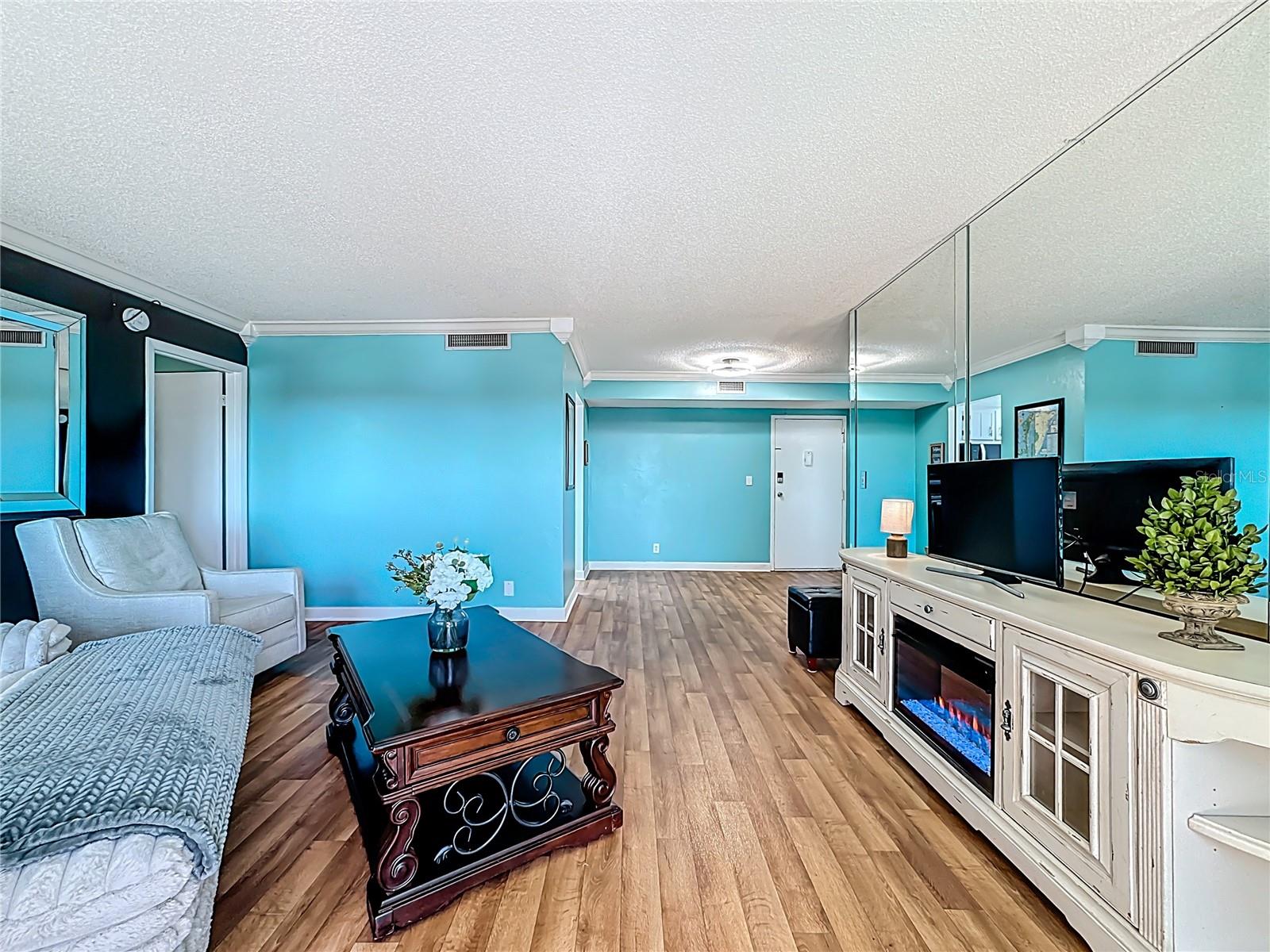 RAINTREE CONDO - Residential