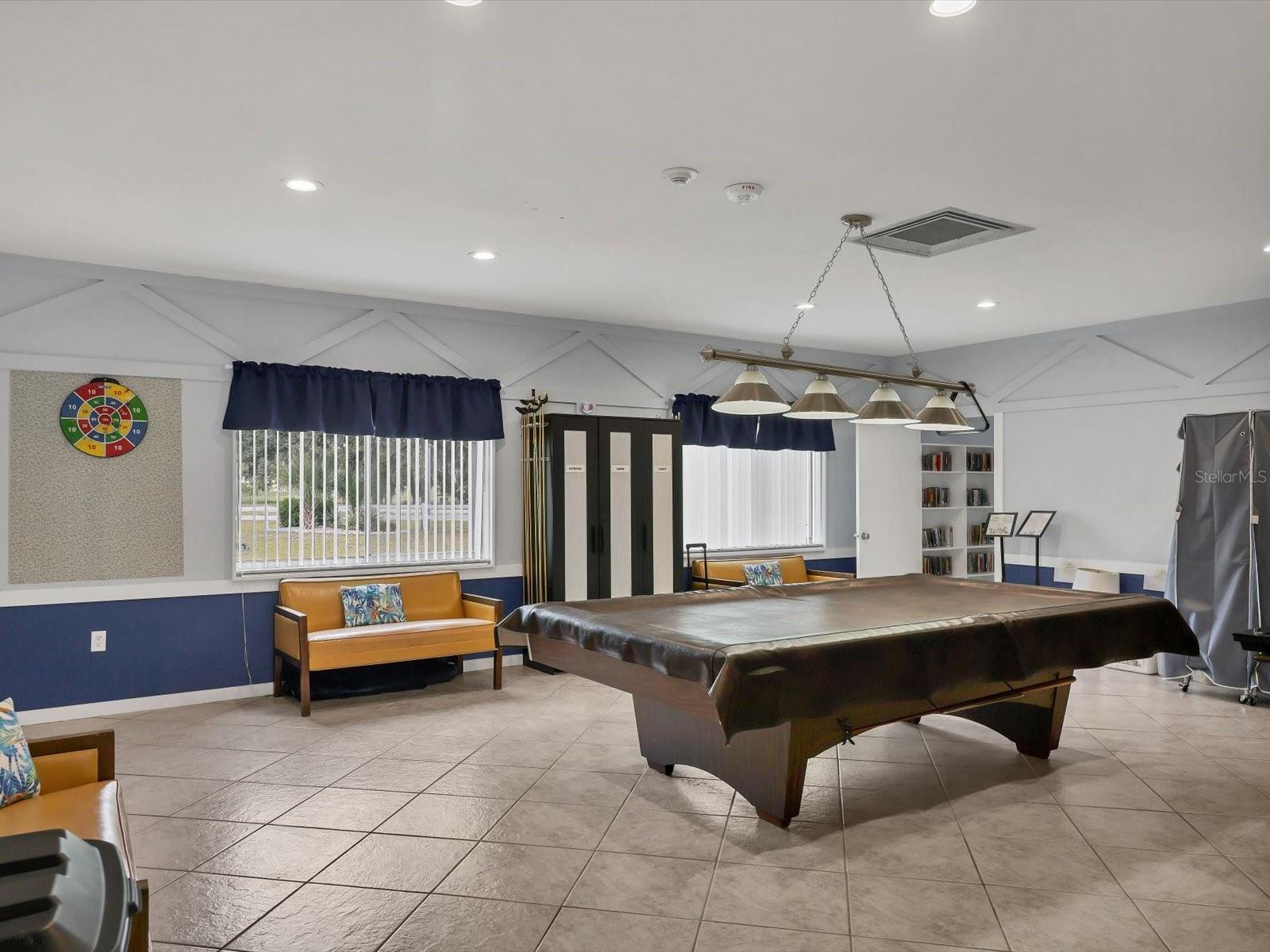 GLEN OAKS GARDEN APTS 2 - Residential