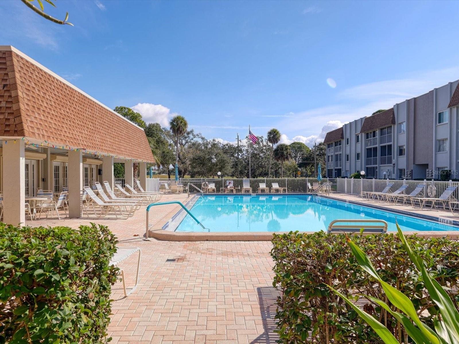GLEN OAKS GARDEN APTS 2 - Residential