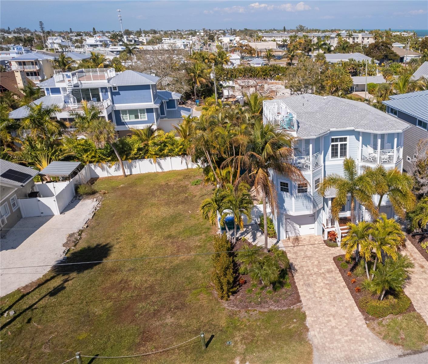 THE VILLAS ON 50TH STREET - Residential