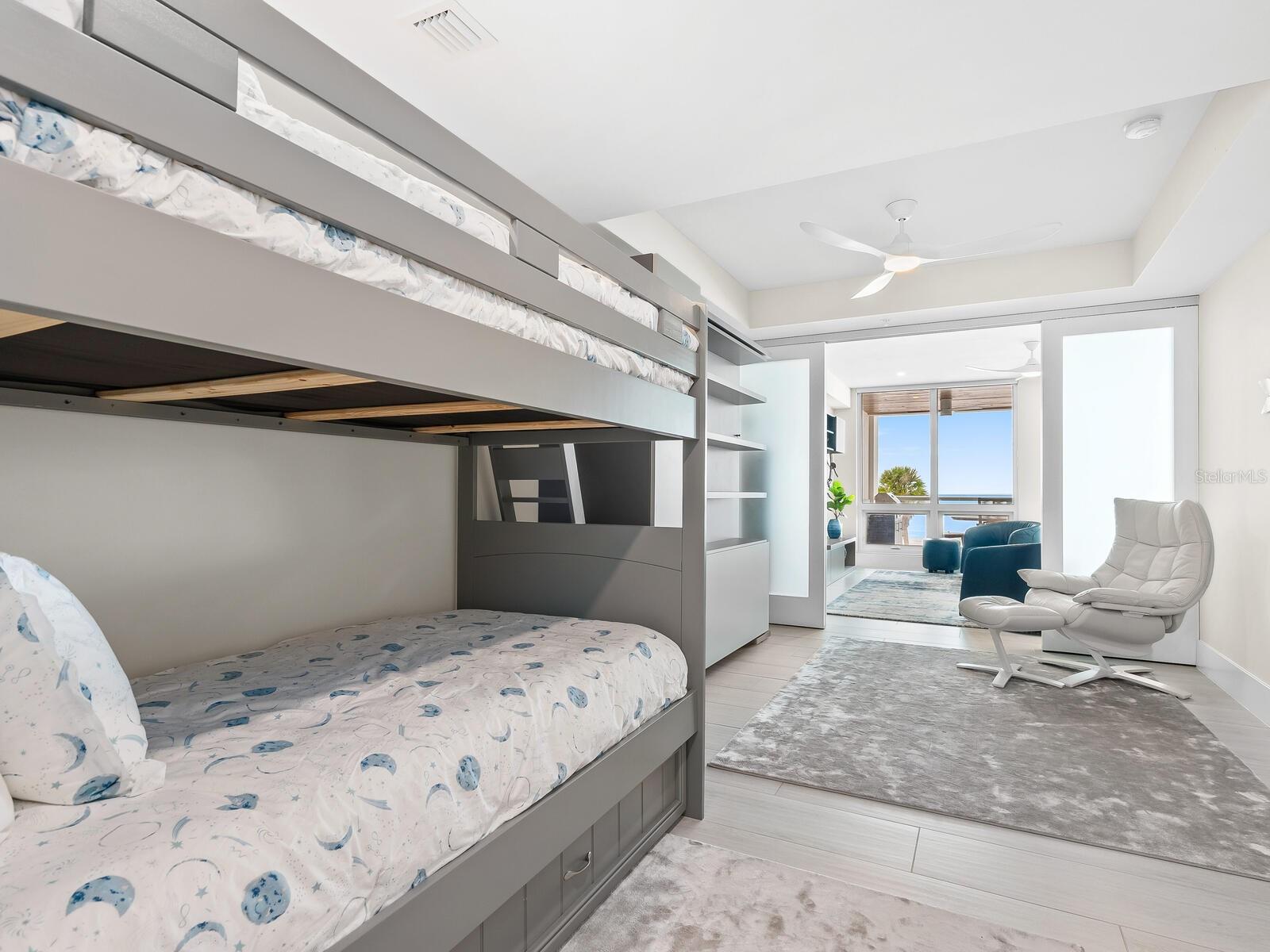 TEN35 SEASIDE - Residential