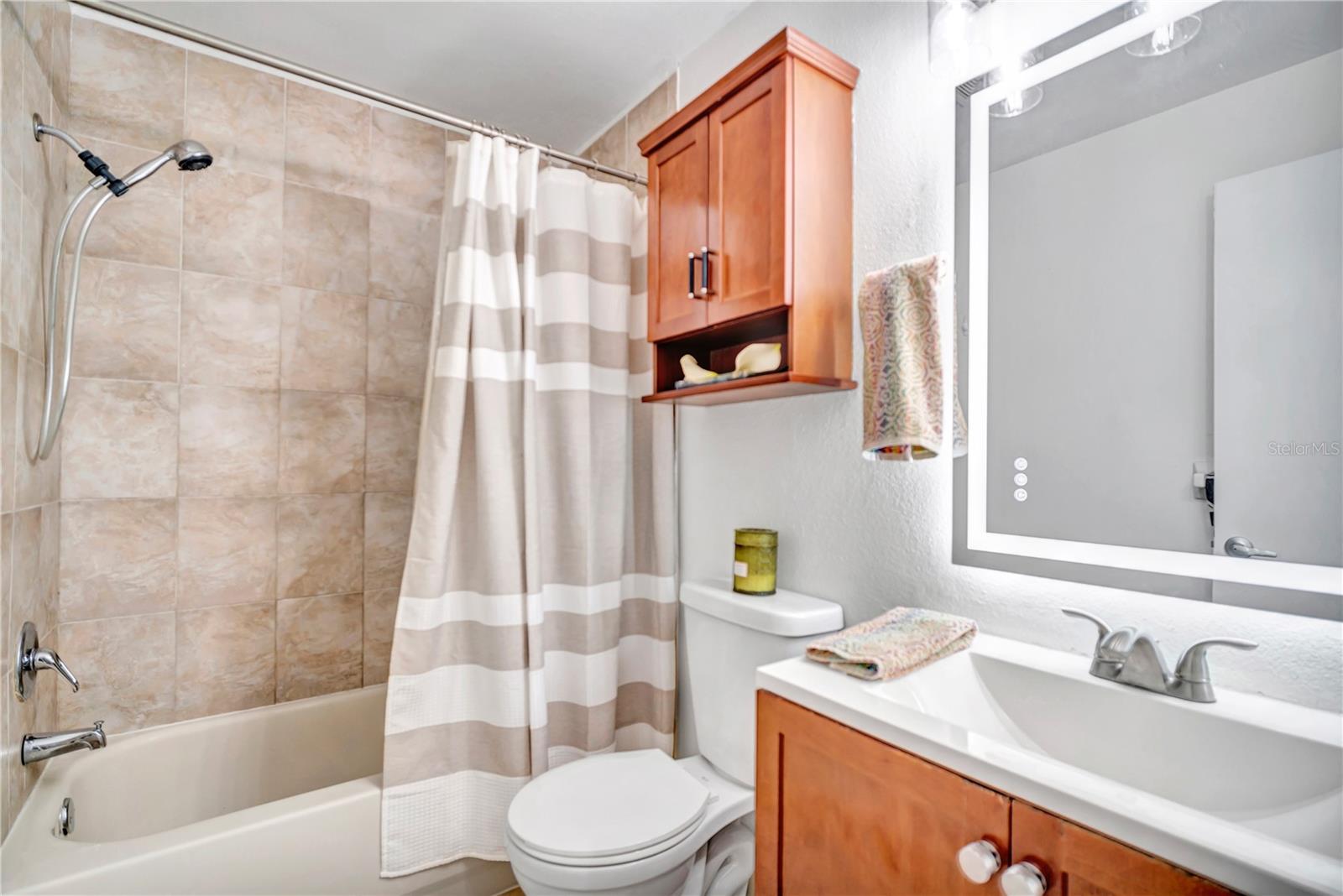 BAYSHORE LANDINGS A CONDOMINIU - Residential