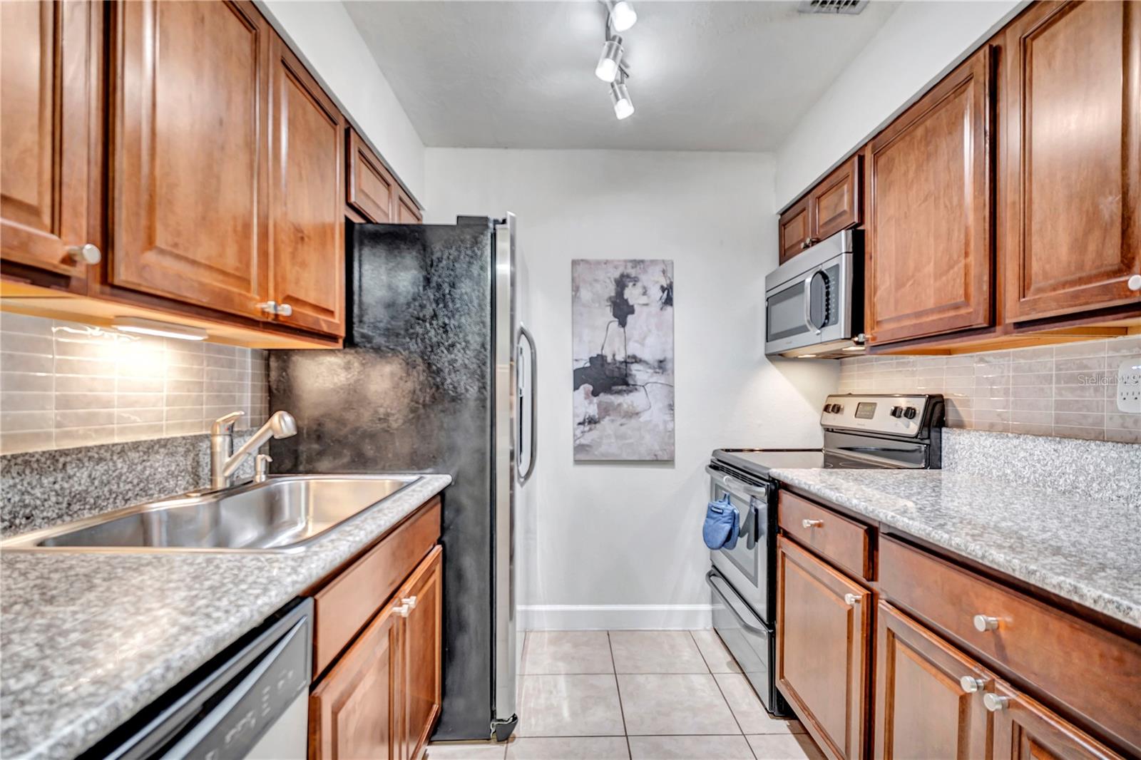 BAYSHORE LANDINGS A CONDOMINIU - Residential