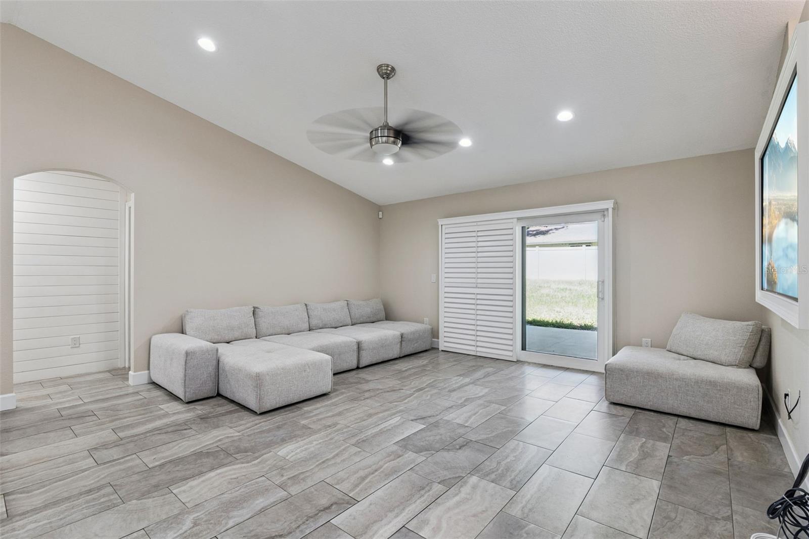 OVIEDO HEIGHTS - Residential Lease