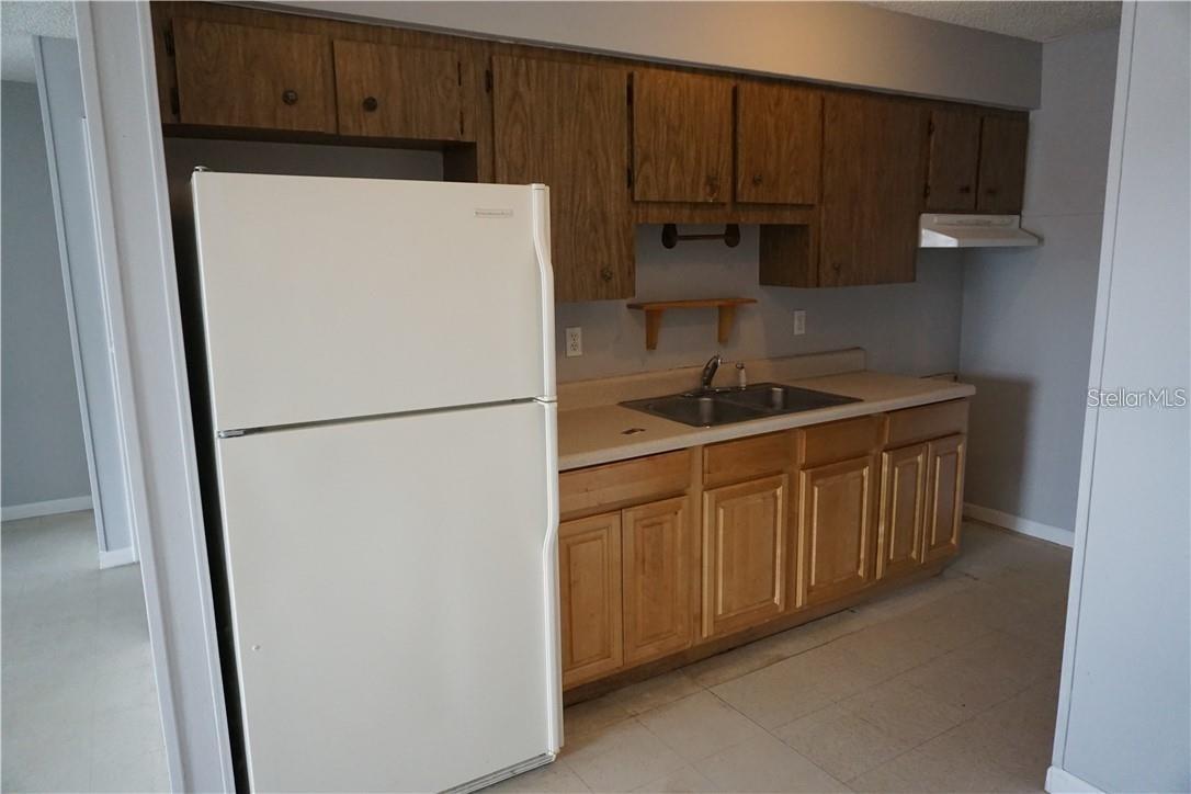 SABAL SQUARE ESTATES - Residential Lease