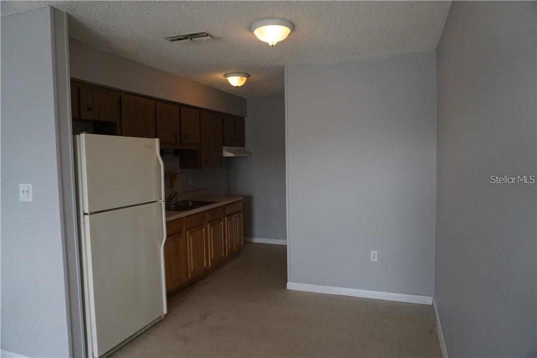 SABAL SQUARE ESTATES - Residential Lease