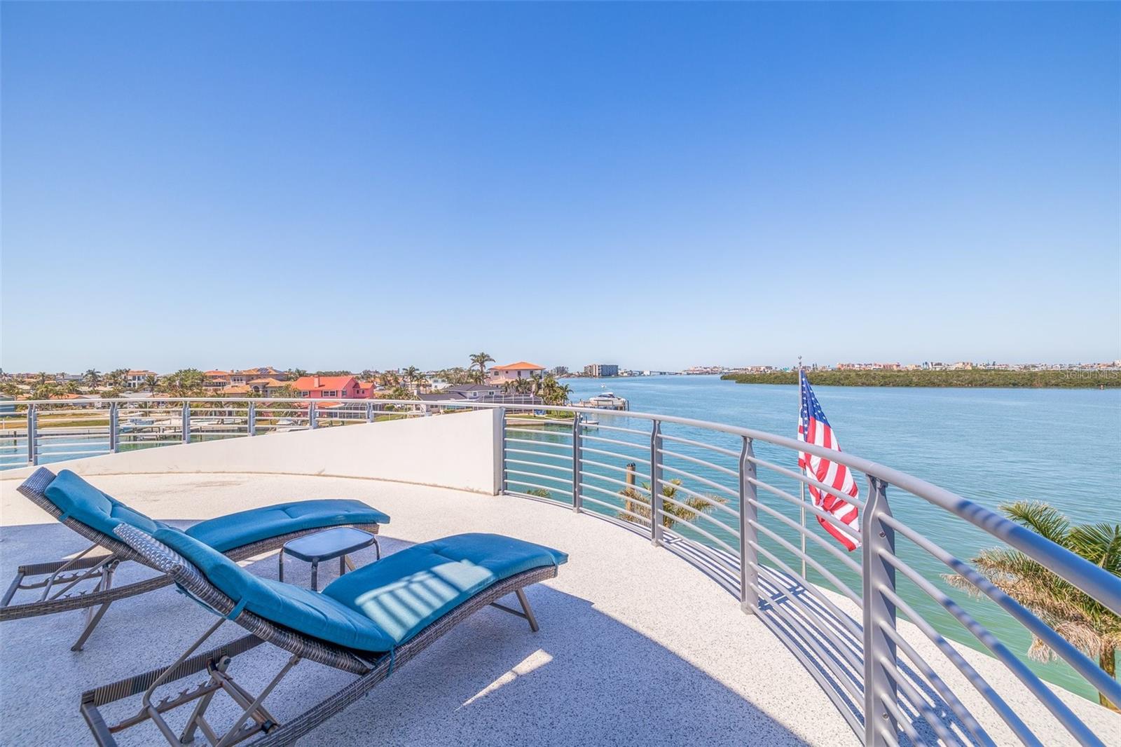 CAPRI ISLE - Residential