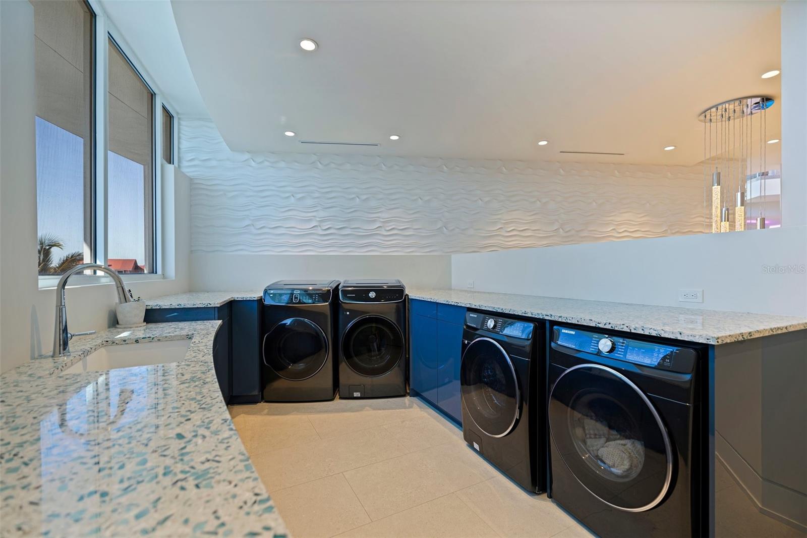 CAPRI ISLE - Residential