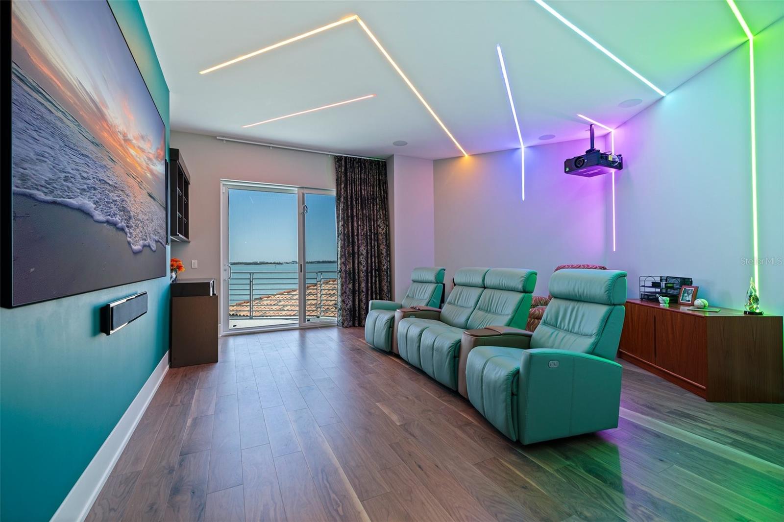 CAPRI ISLE - Residential