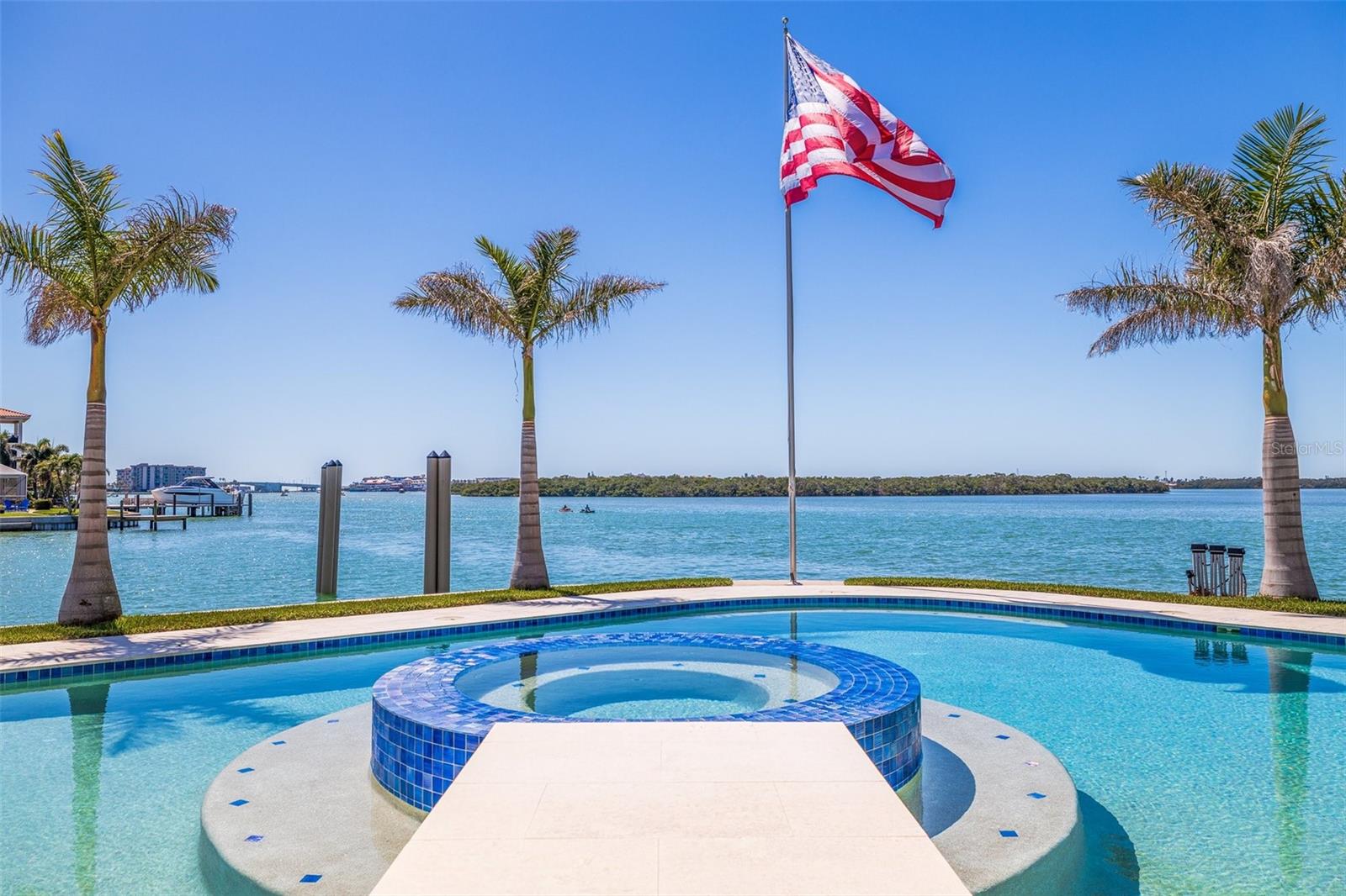 CAPRI ISLE - Residential