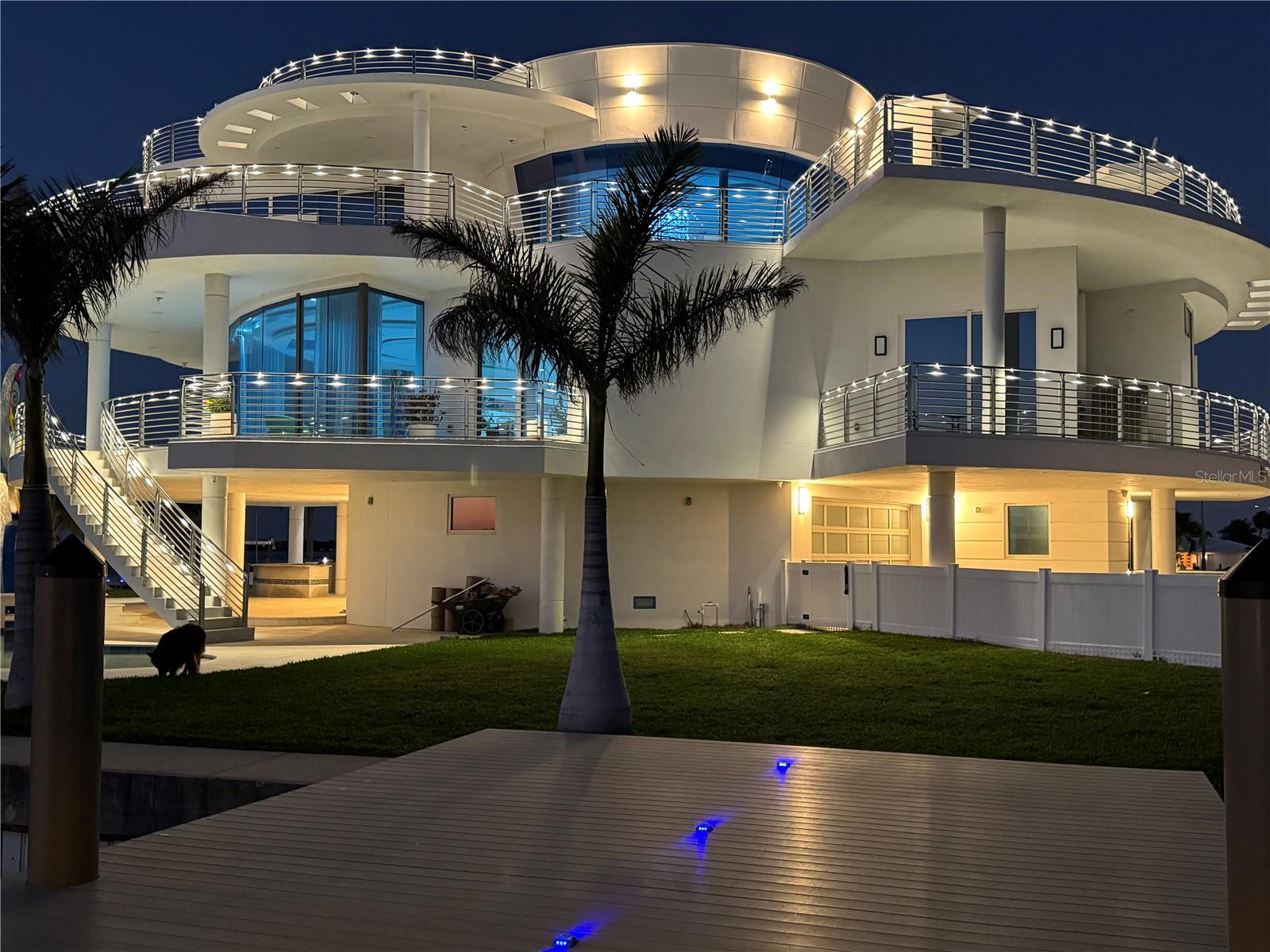 CAPRI ISLE - Residential