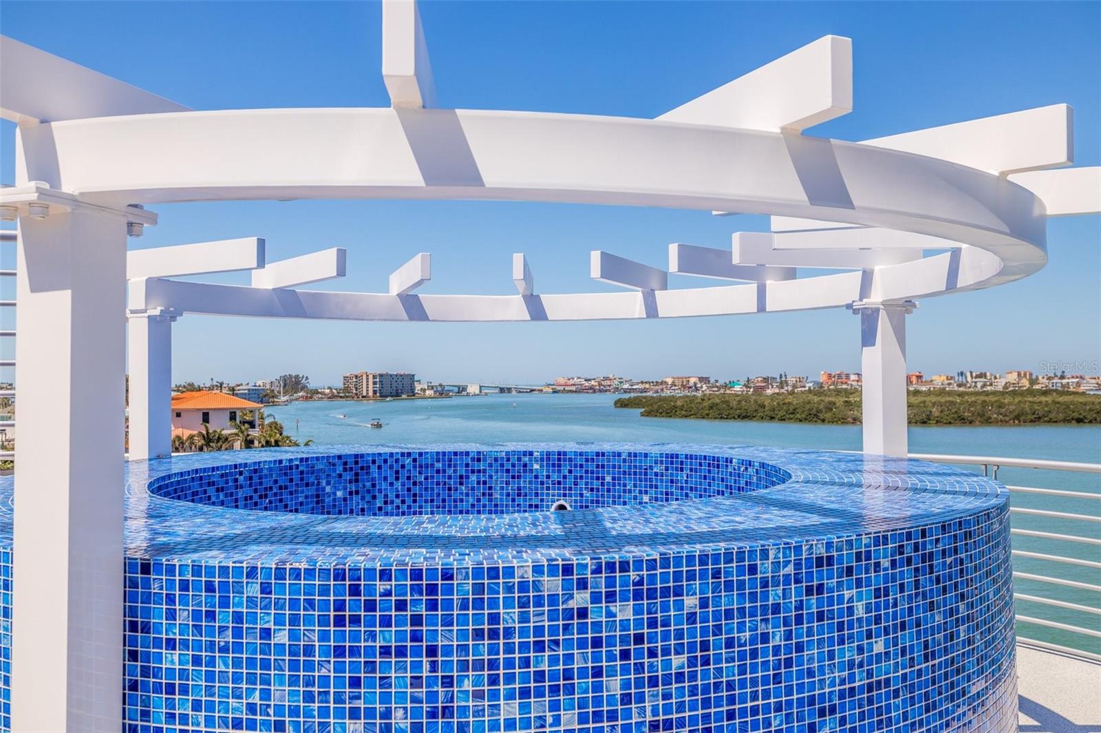 CAPRI ISLE - Residential