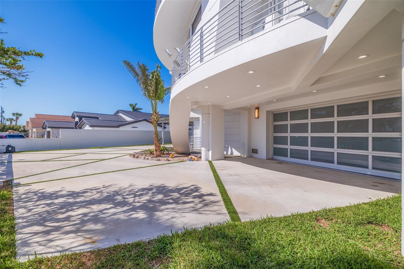 CAPRI ISLE - Residential