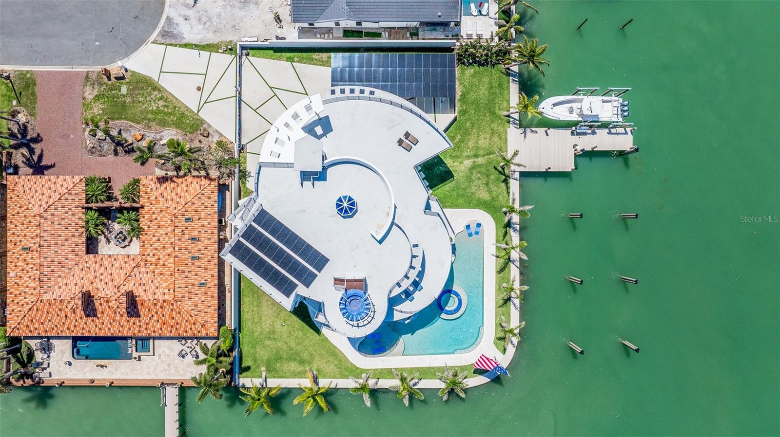 CAPRI ISLE - Residential