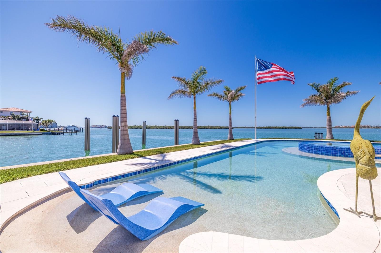 CAPRI ISLE - Residential