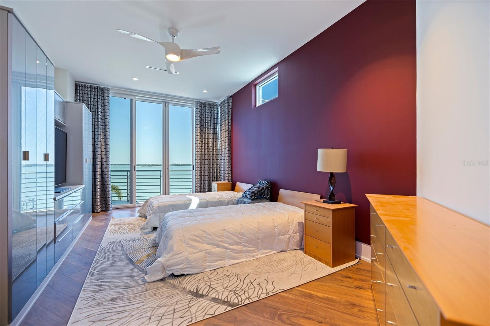 CAPRI ISLE - Residential