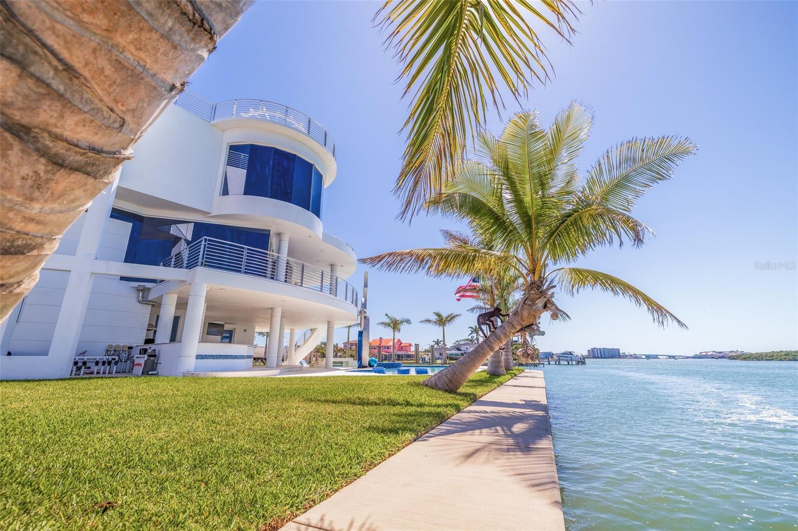 CAPRI ISLE - Residential