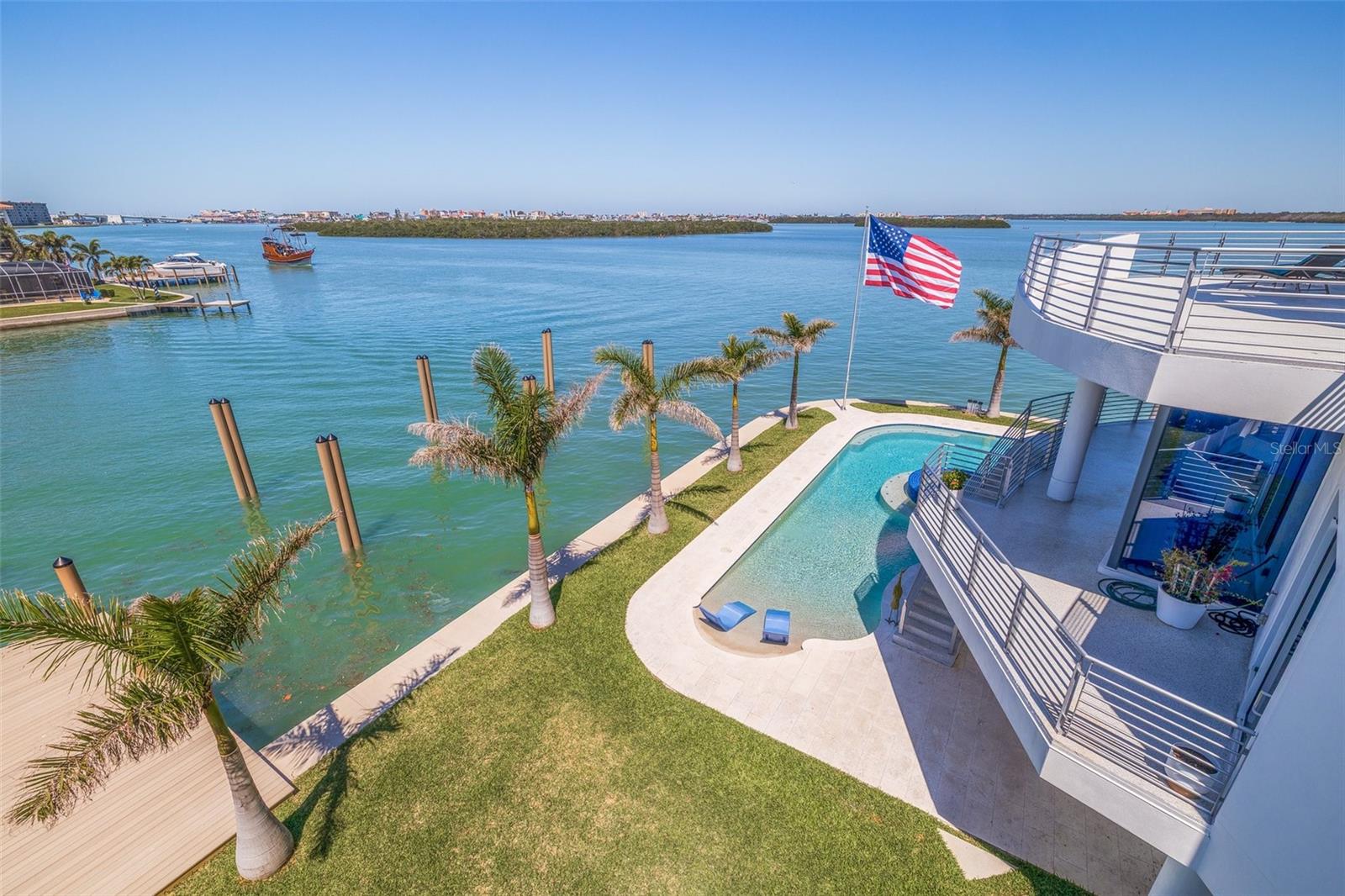 CAPRI ISLE - Residential