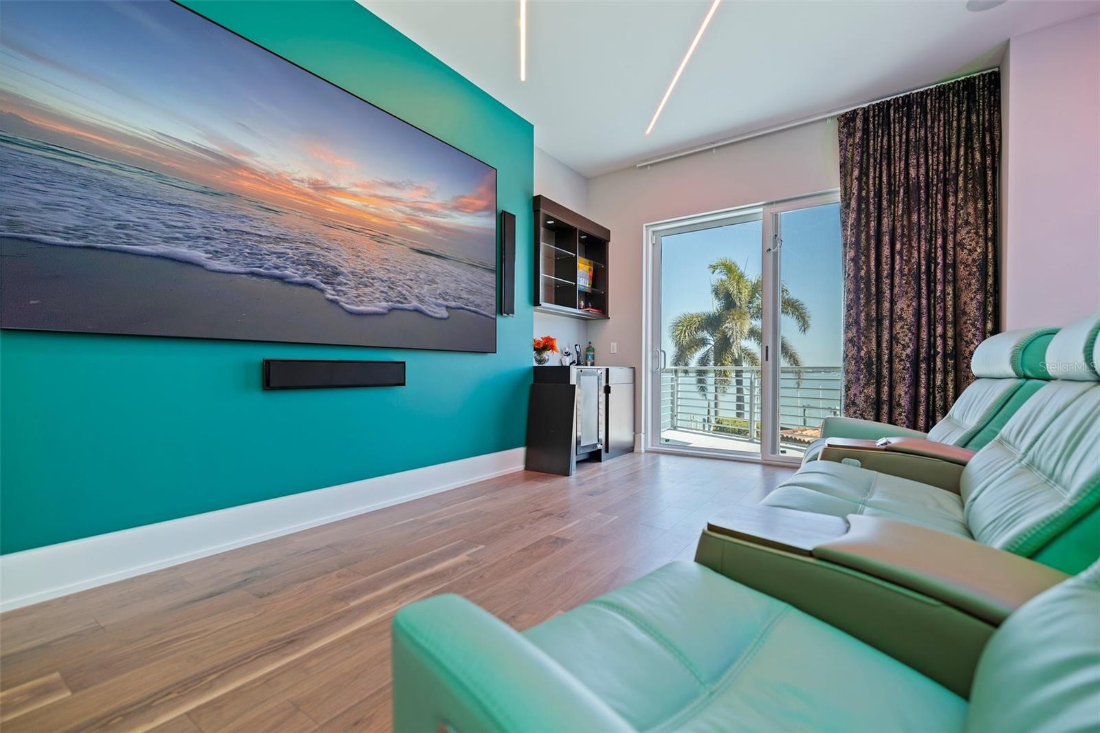 CAPRI ISLE - Residential