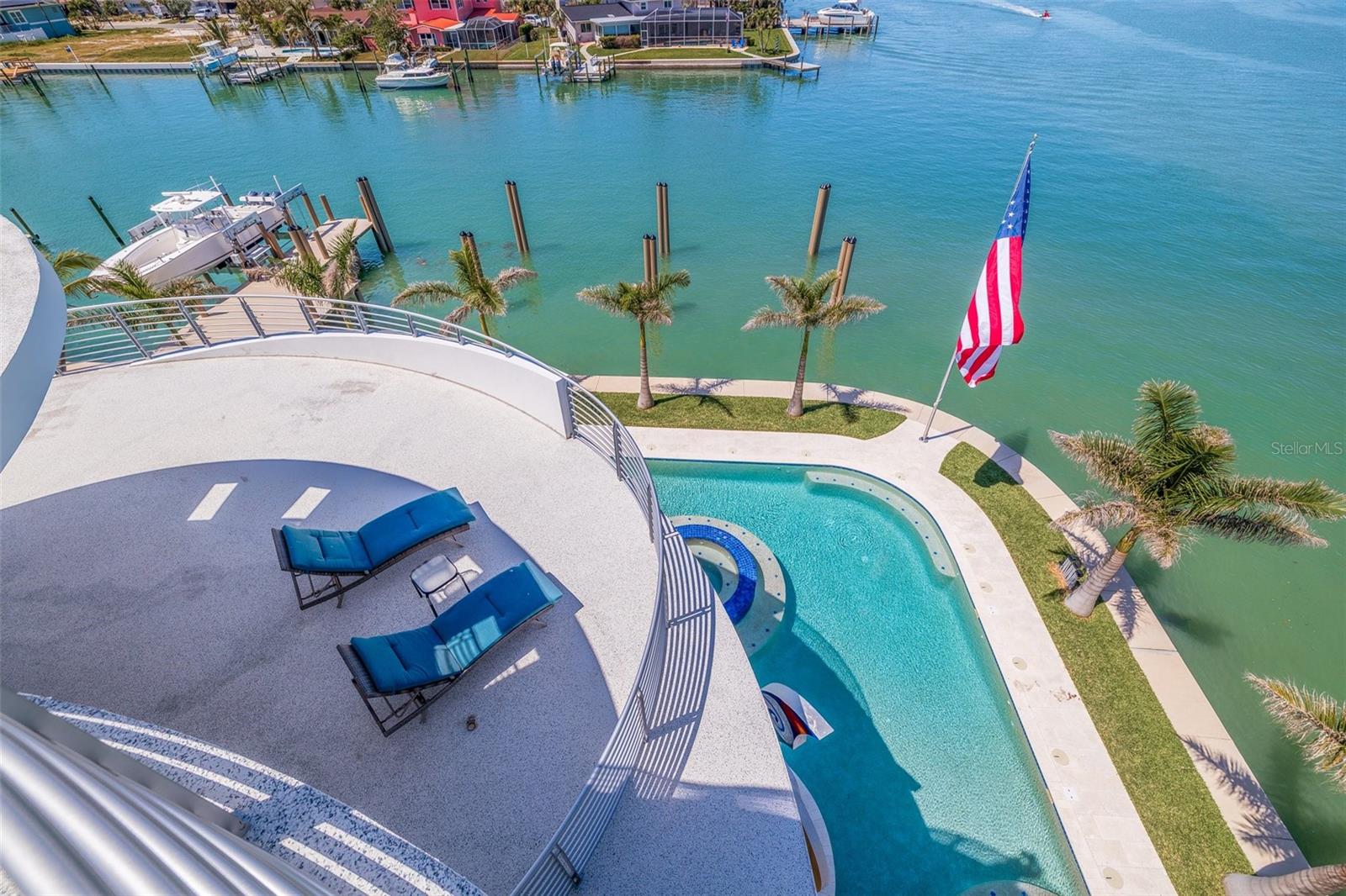 CAPRI ISLE - Residential