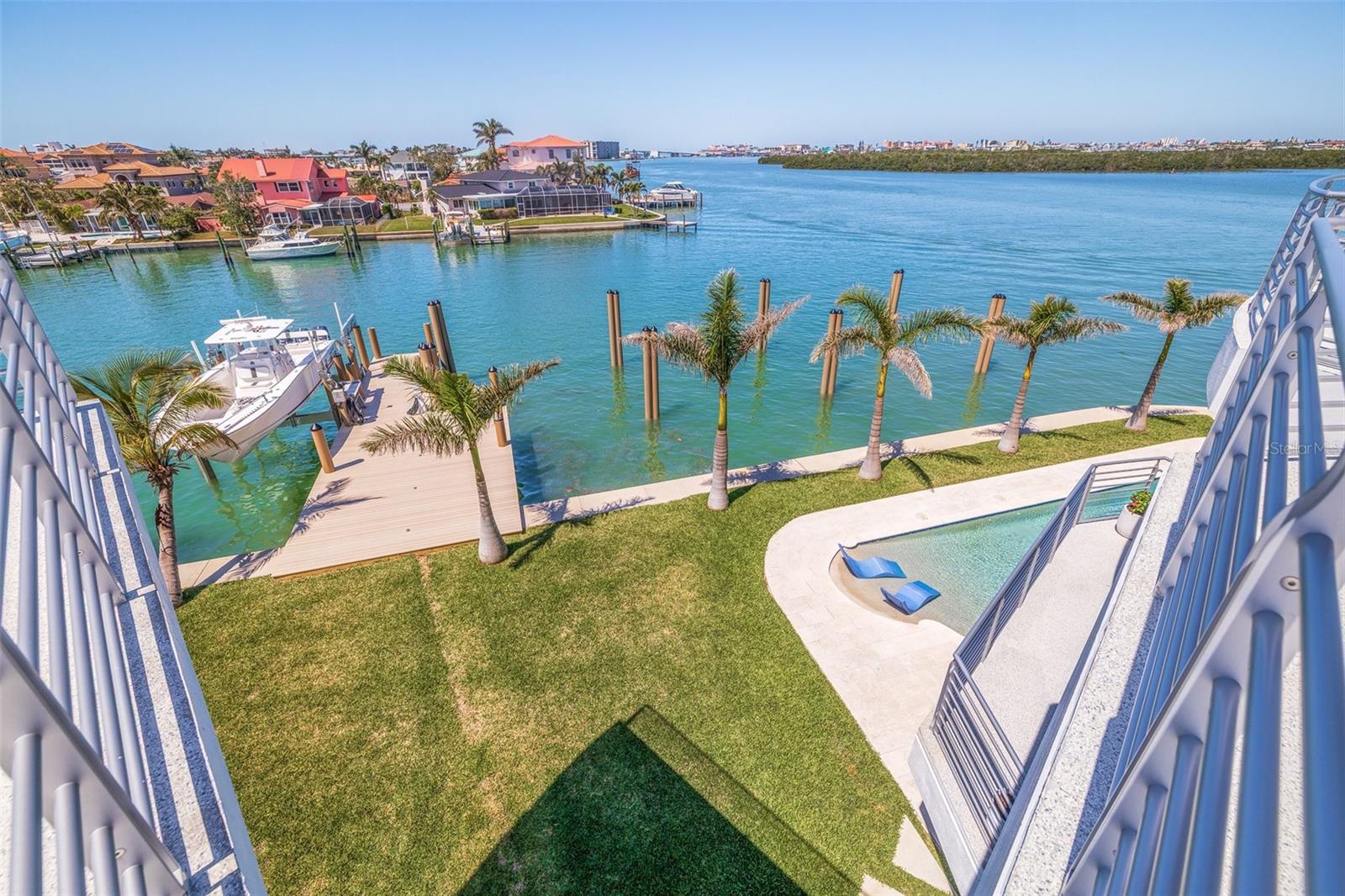 CAPRI ISLE - Residential