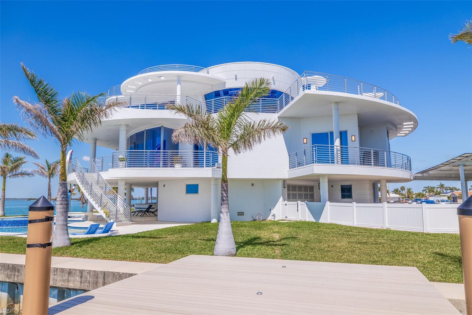 CAPRI ISLE - Residential