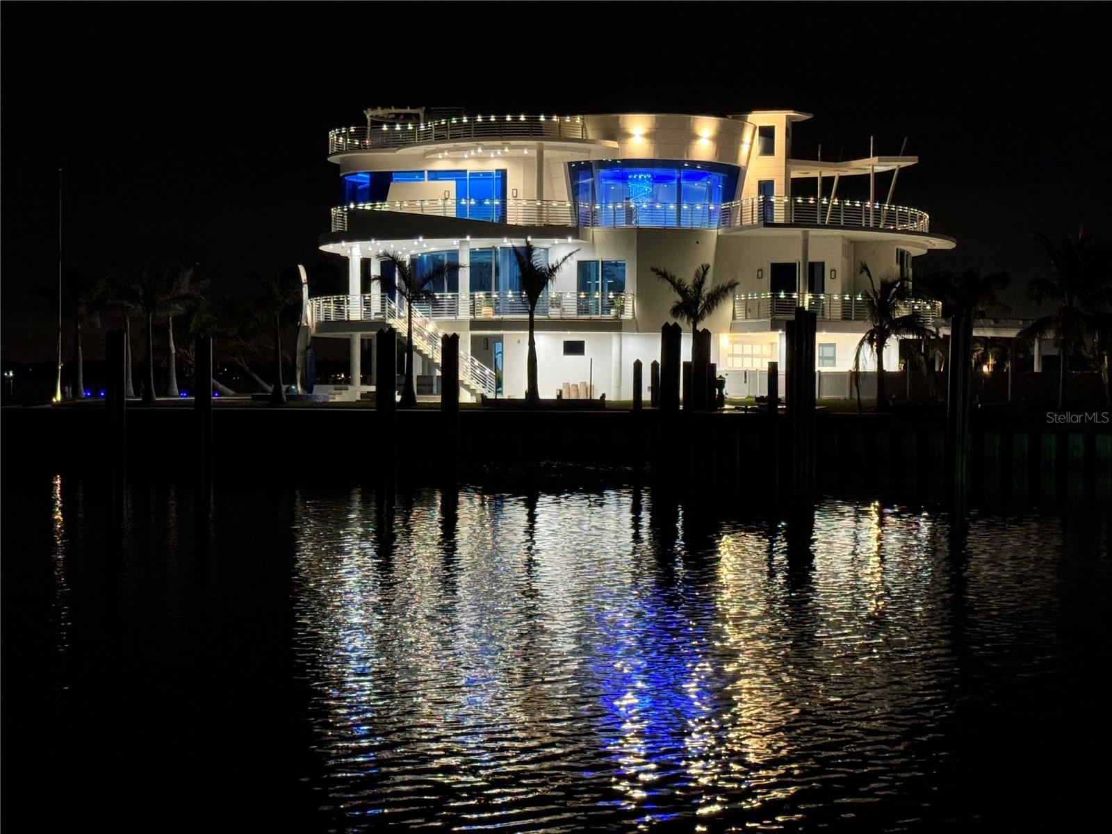 CAPRI ISLE - Residential