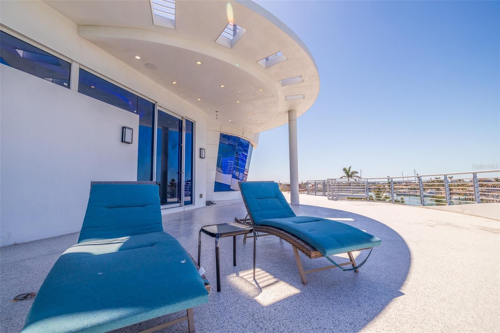 CAPRI ISLE - Residential