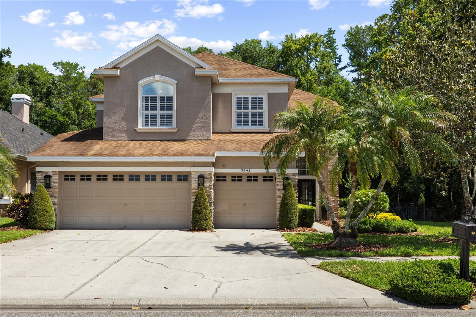 WESTCHASE - THE GREENS - Residential