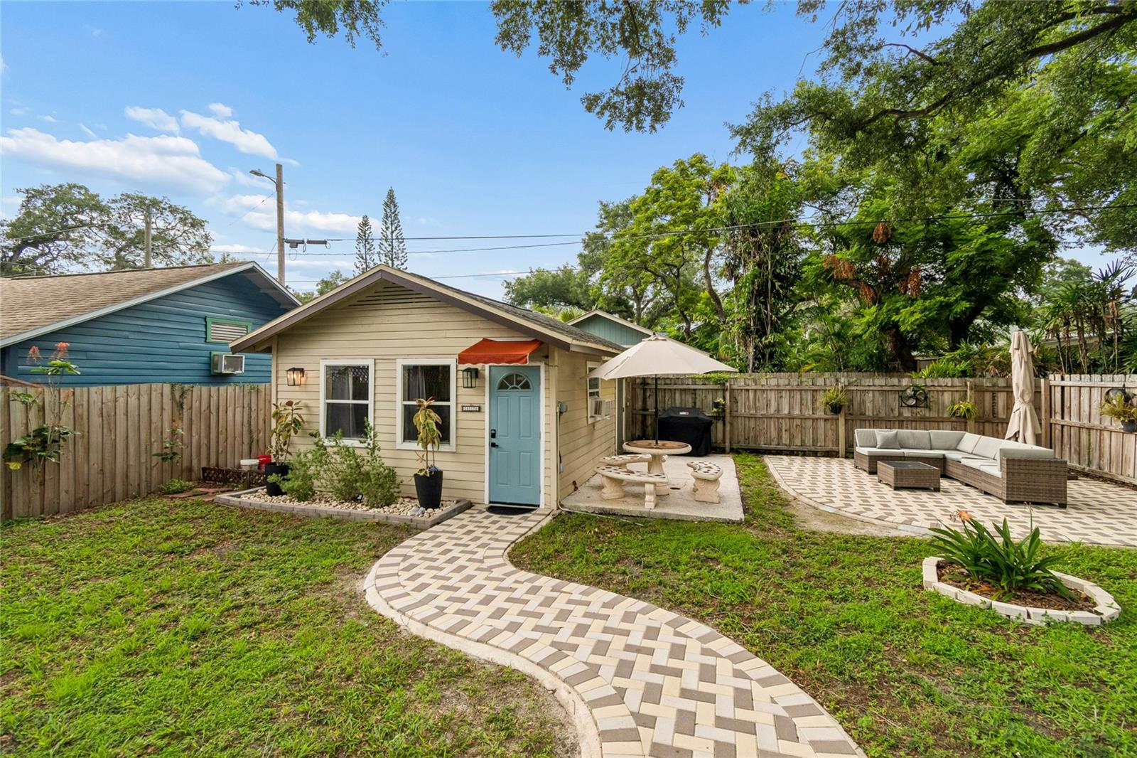 HAMPTON TERRACE - Residential